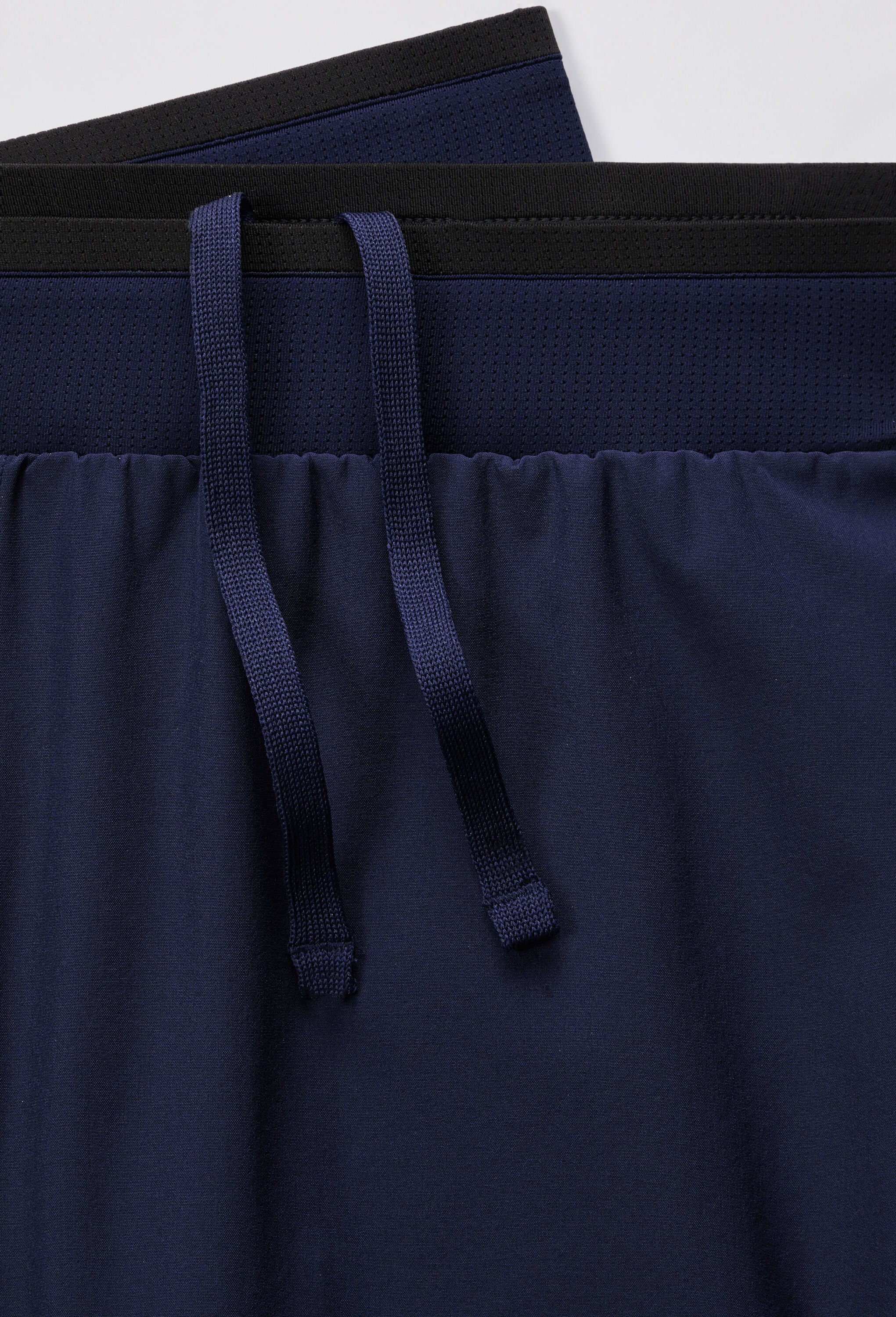 Fabletics Outdoorhose »Fabletics Shorts The Fundamental Short mit Innenhose 18cm«  mit praktischen Taschen