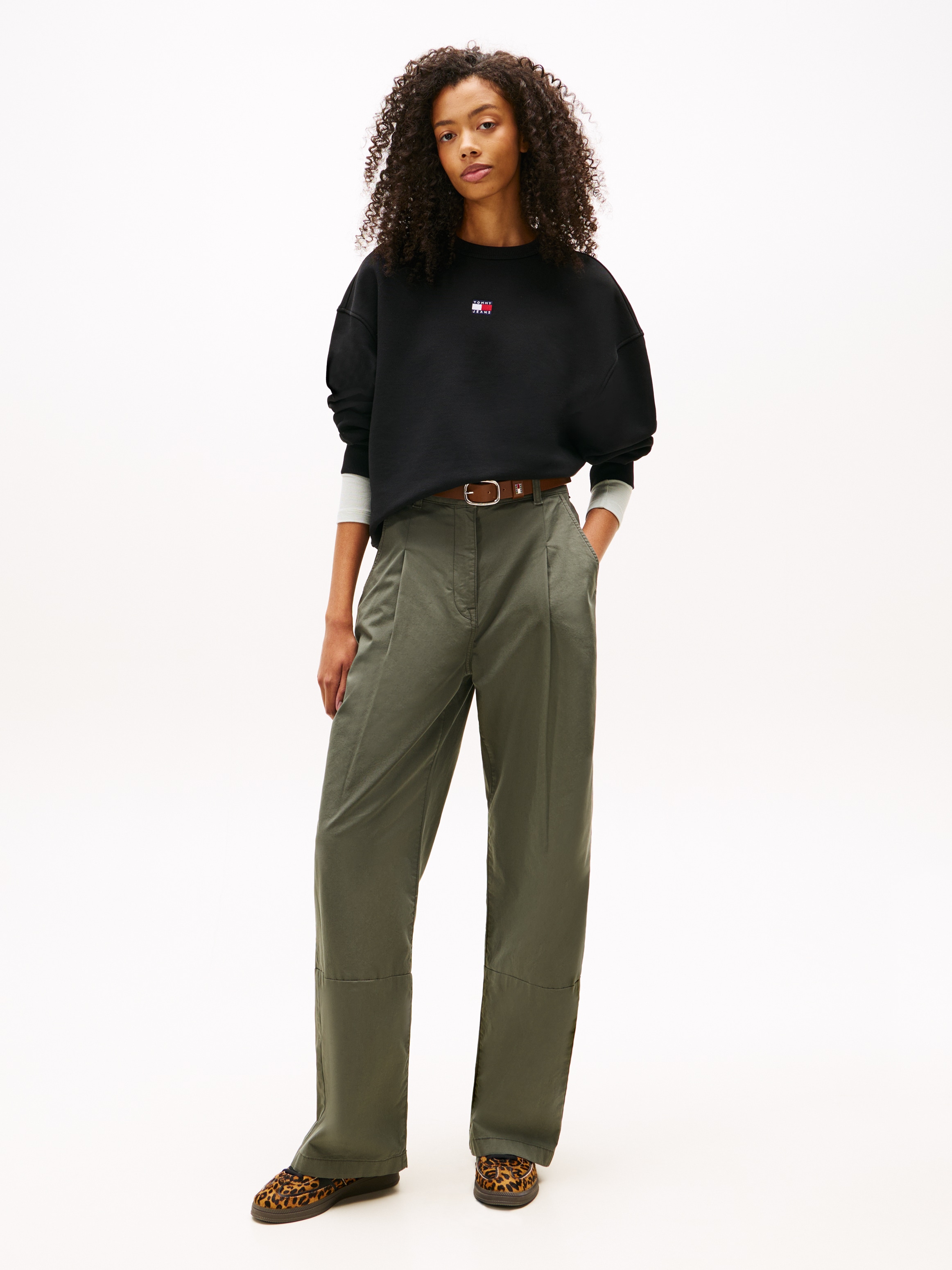 Tommy Jeans Sweatshirt »Sweatshirt TJW BXY BADGE«, mit Dropshoulder-Design und Frontlogo
