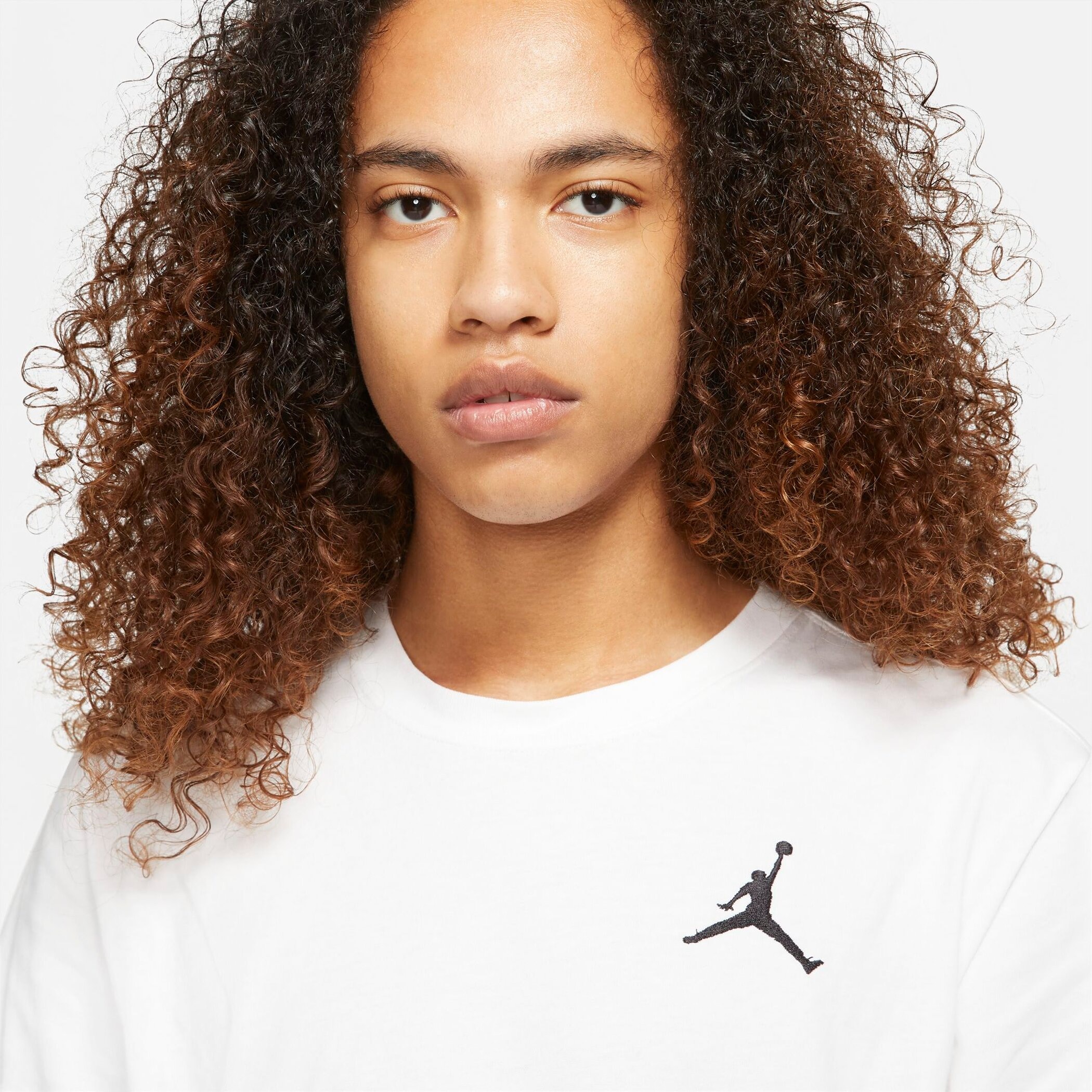 Jordan Trainingsshirt »M J JUMPMAN EMB SS CREW« aus weicher Baumwolle, normale Länge, gerader Abschluss