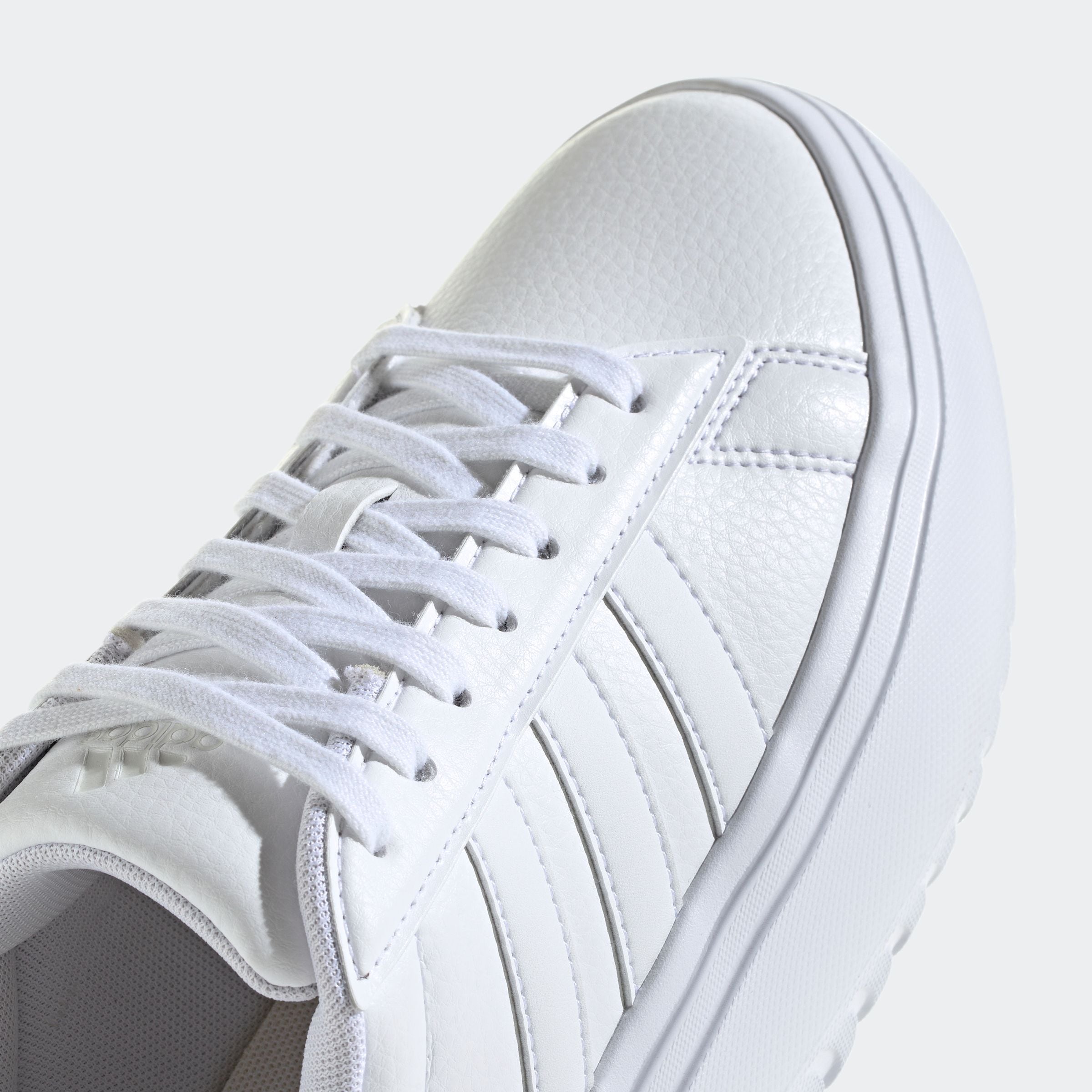 adidas Sportswear Sneaker »GRAND COURT PLATFORM«, Design auf den Spuren des adidas Superstar