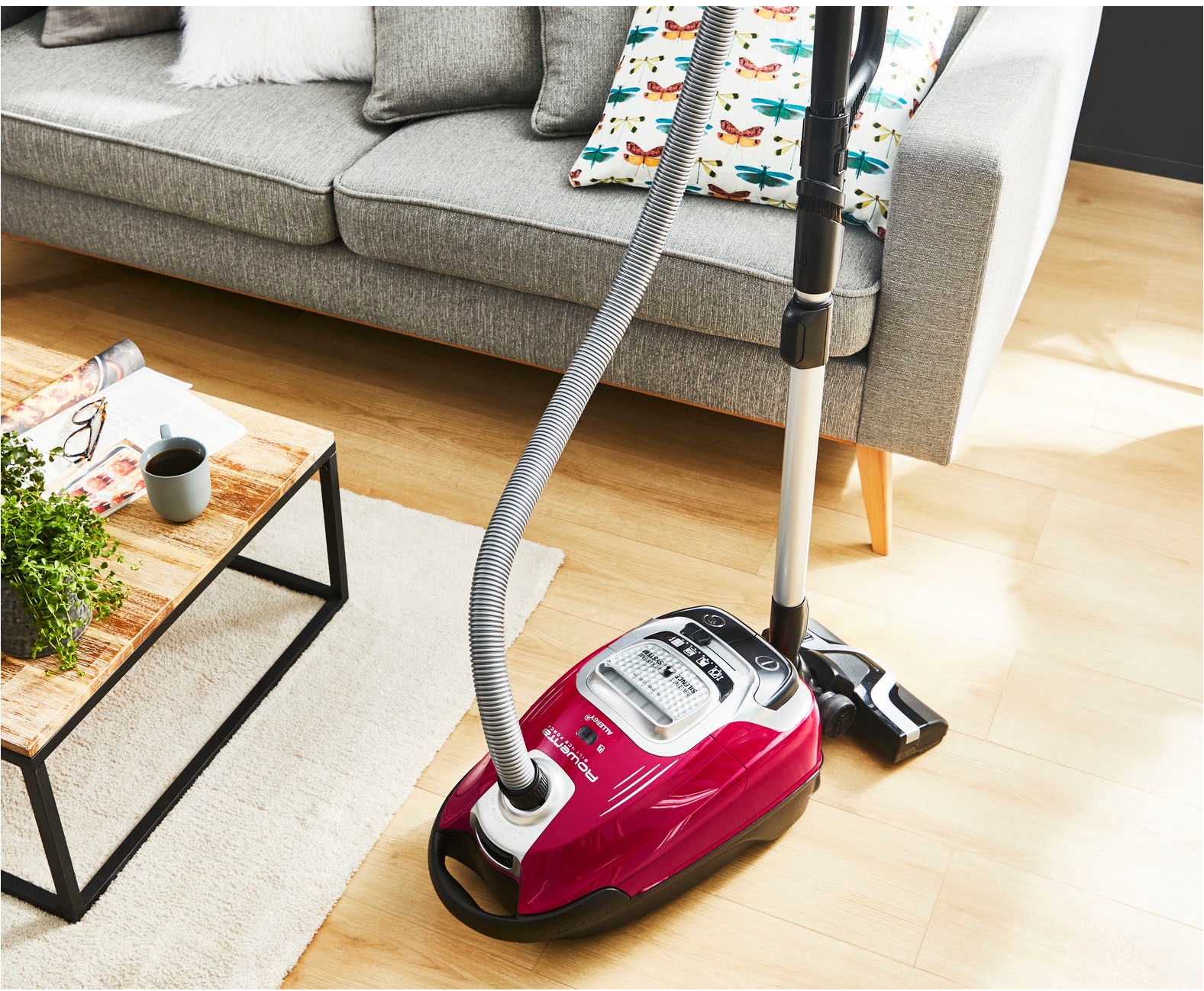 Rowenta Bodenstaubsauger »Silence Force Effitech, langlebiger EffiTech-Motor, starke Saugkraft«, 400 W, mit Beutel, ultra leise mit nur 57dB(A), HEPA-Filterung von min. 99,98%, RO7473