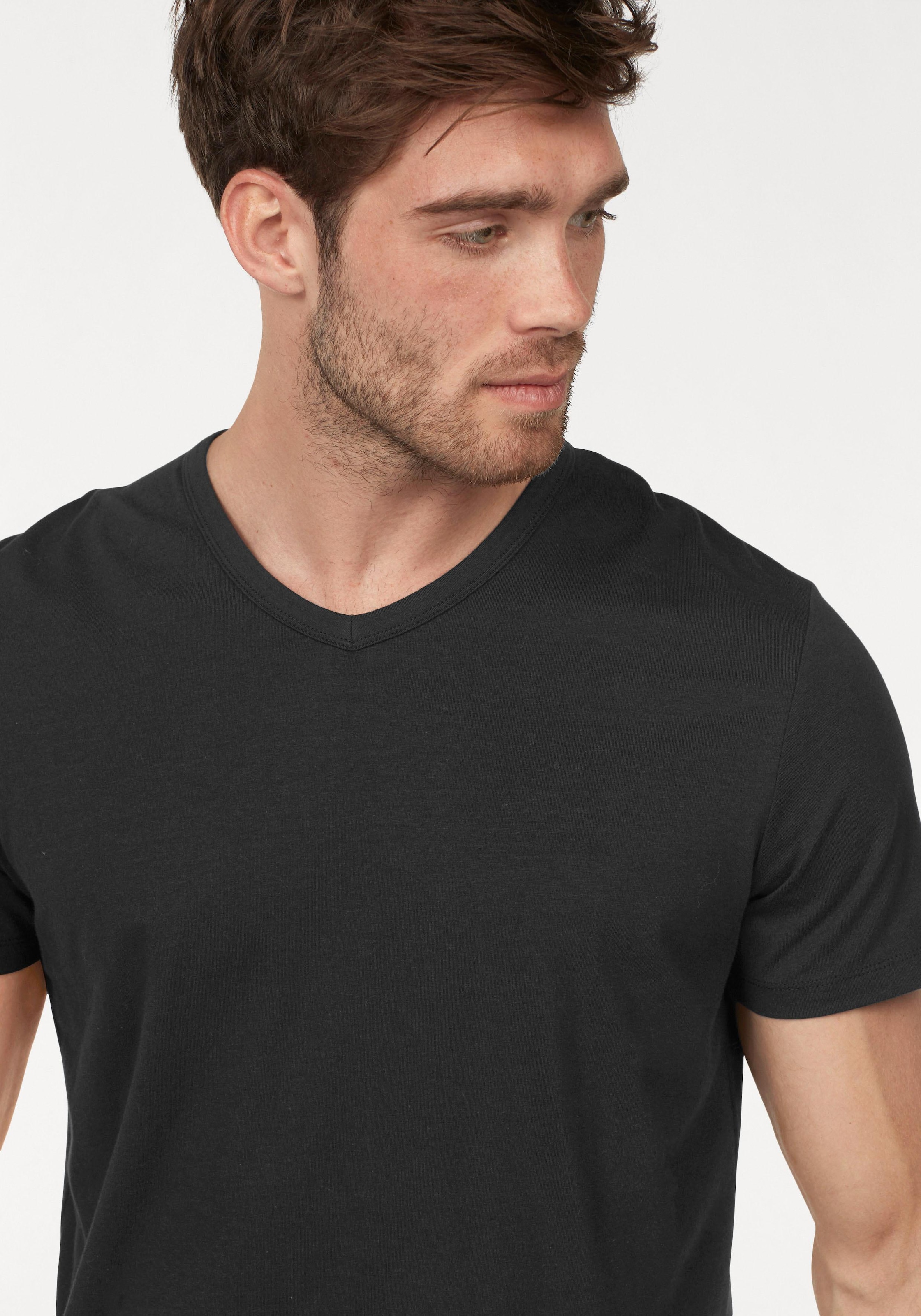 Jack & Jones T-Shirt »SLIM- FIT BASIC TEE V-NECK«, mit V-Ausschnitt