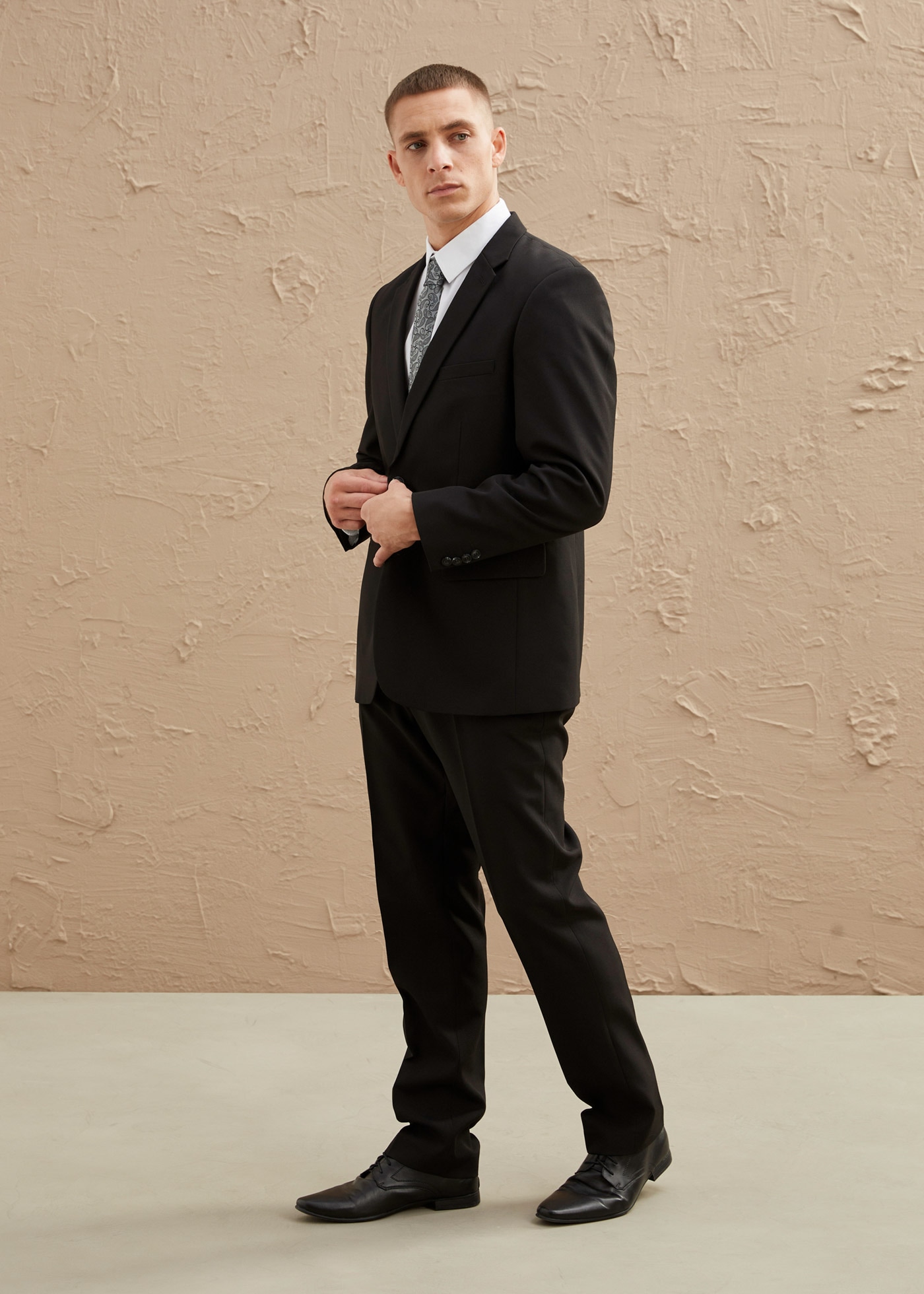 bonprix Anzug Set, 4 tlg. bequem festlicher Stil, bequeme Passform, aus Polyester und Baumwolle
