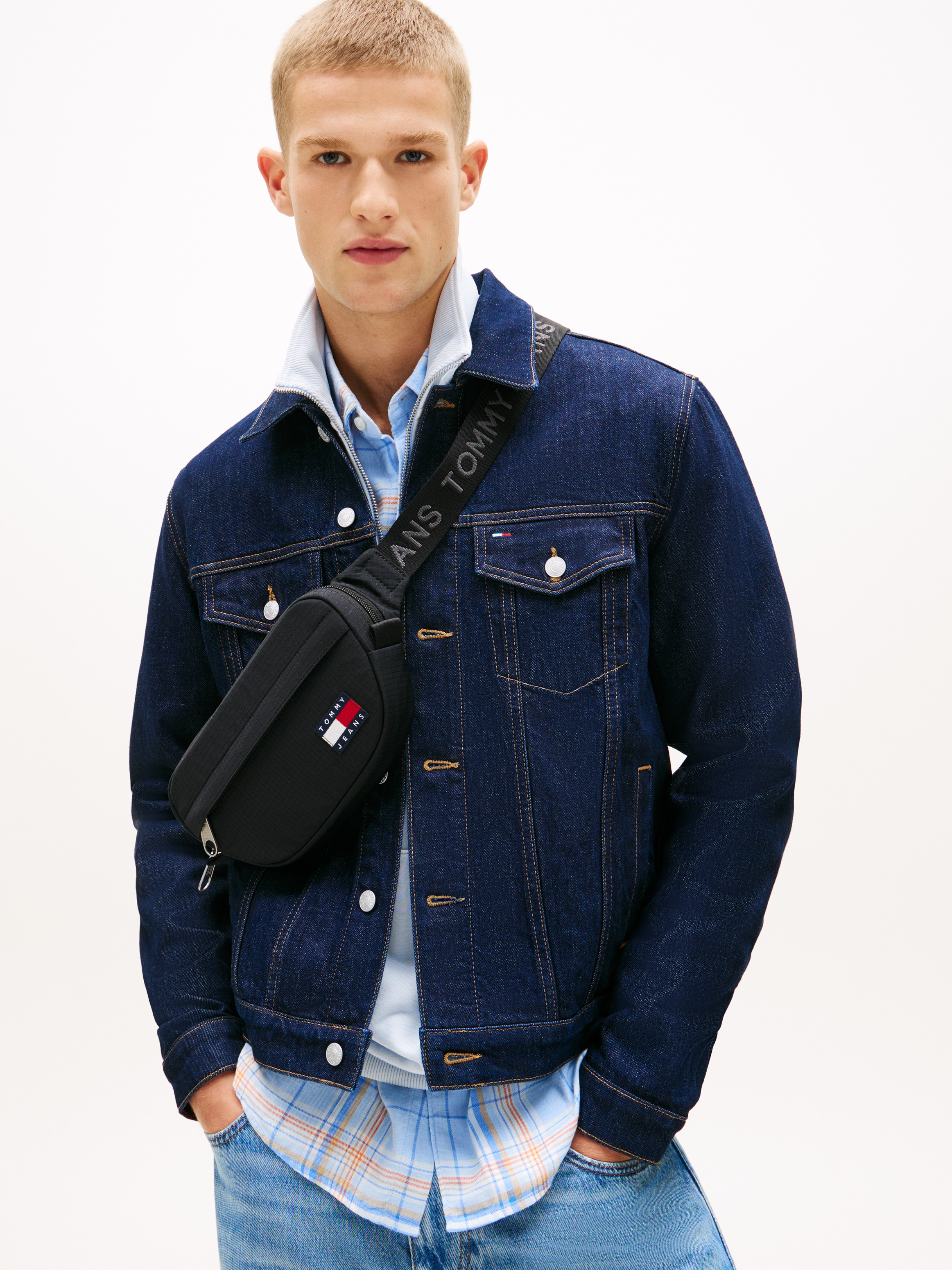 Tommy Jeans Bauchtasche »TJM ESS DAILY RIPSTOP BUMBAG« Minibag, Bauchtasche mit Klickverschluss und Logo auf Schulterriemen