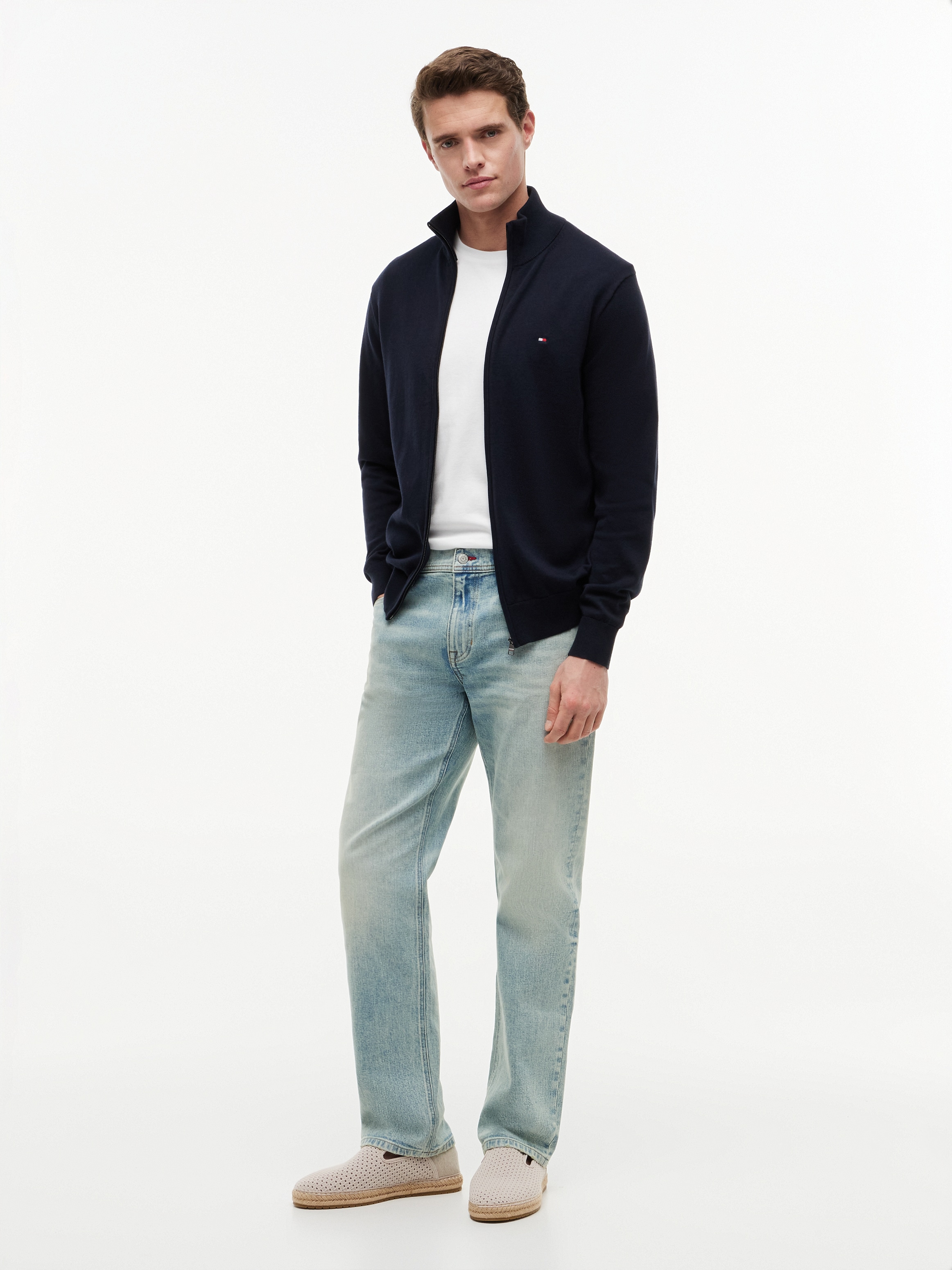 Tommy Hilfiger Strickjacke »ESSENTIAL COTTON ZIP THRU« mit Logostickerei