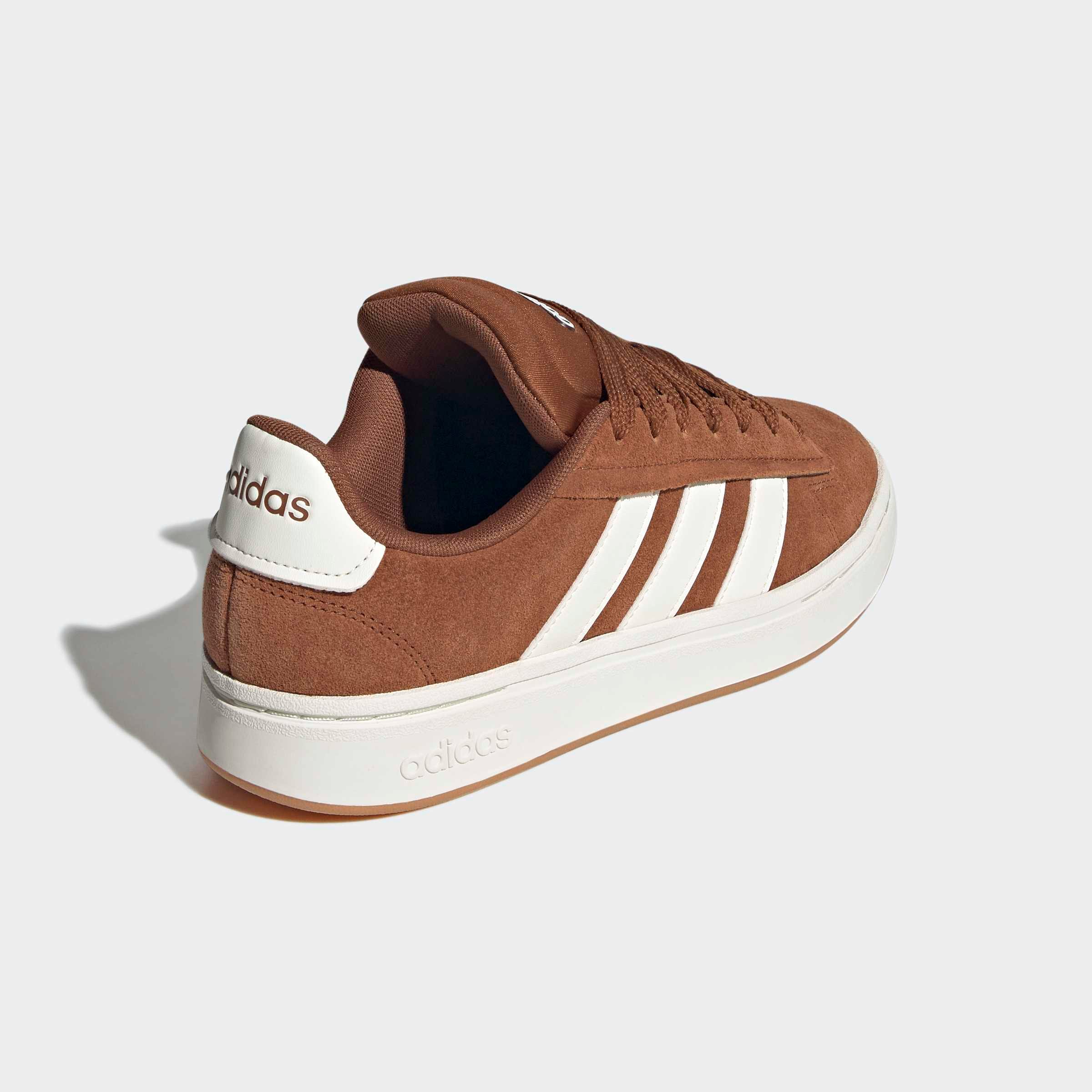 adidas Sportswear Sneaker »GRAND COURT ALPHA«  inspiriert vom Design des adidas campus 00