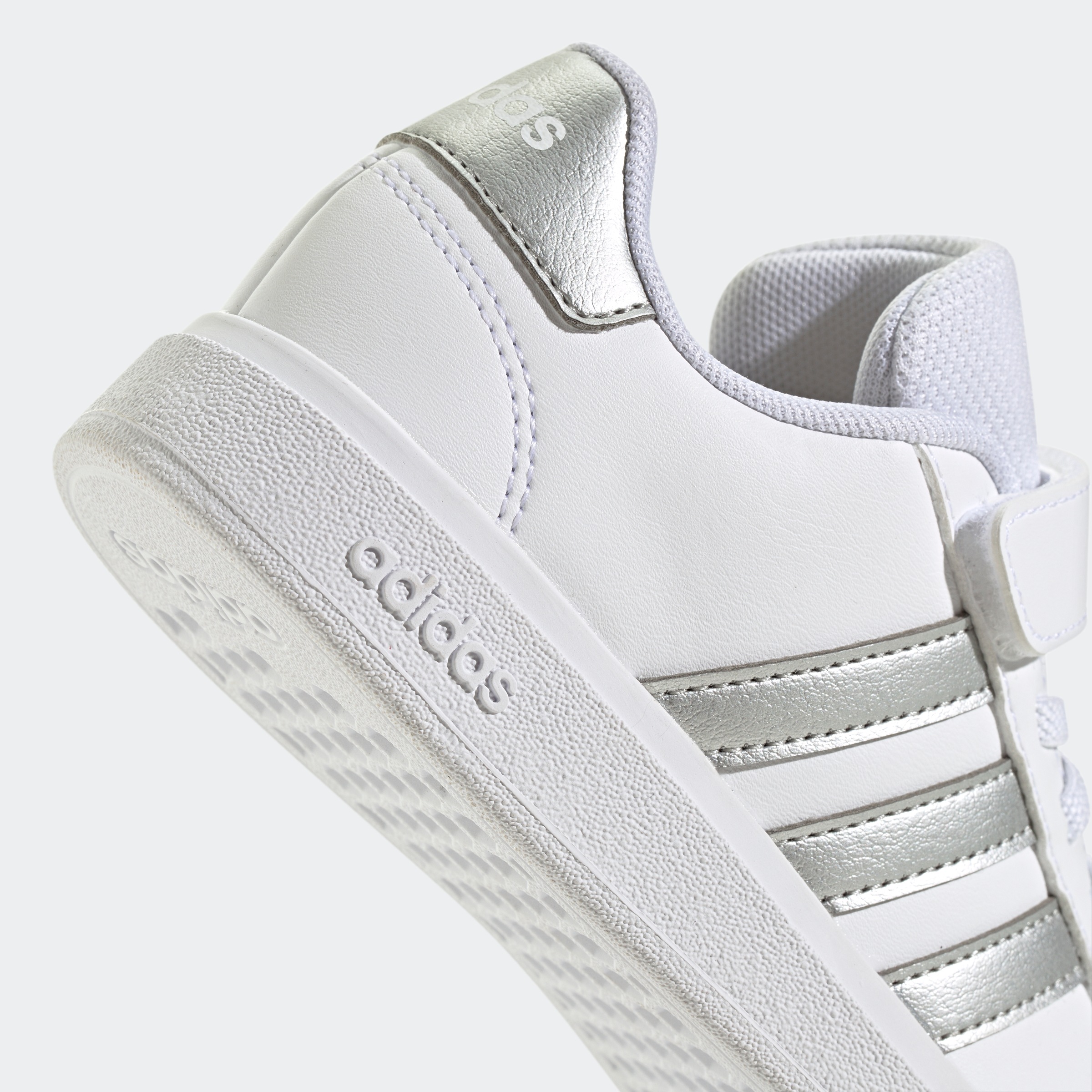 adidas Sportswear Sneaker »GRAND COURT 2.0 KIDS«, Design auf den Spuren des adidas Superstar