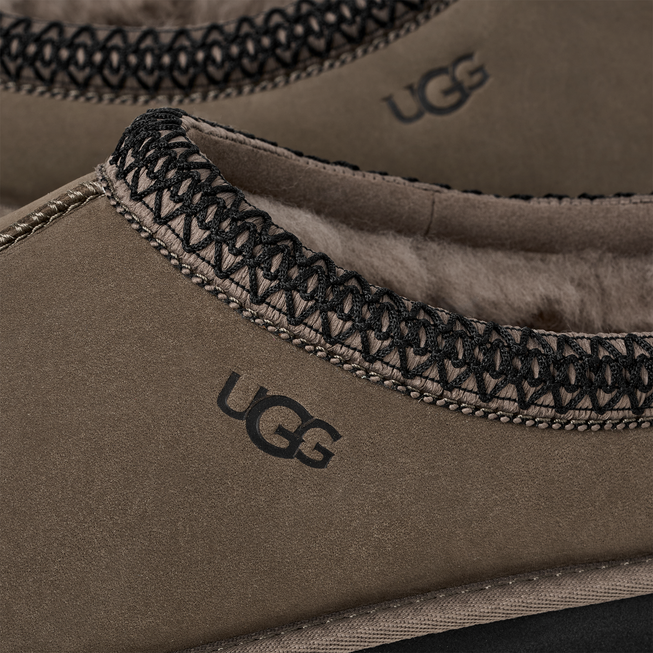 UGG Hausschuh »Unisex TASMAN II«  Mule, Sabot, Schlupfschuh mit Textil-Einfass