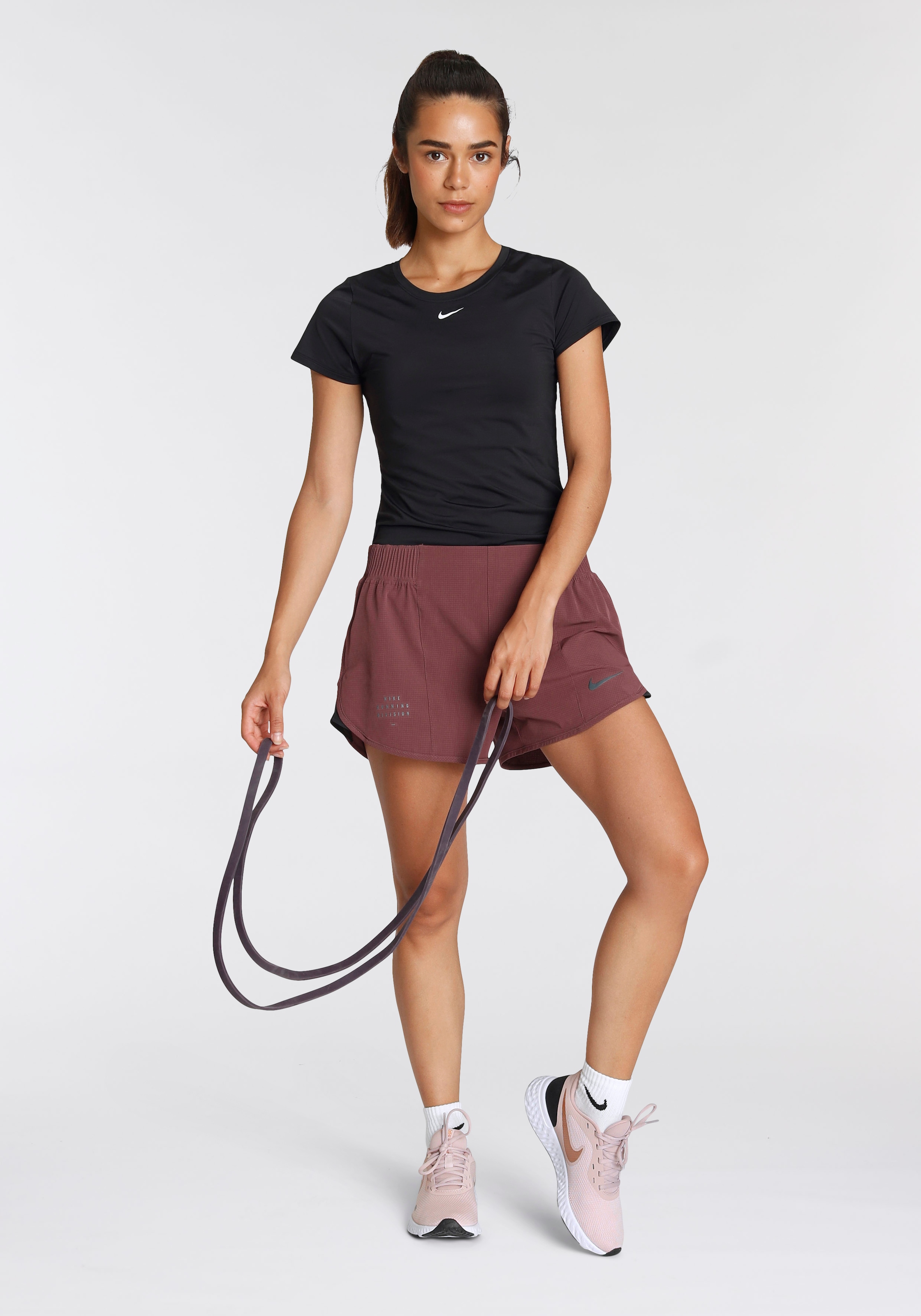 Nike Trainingsshirt »DRI-FIT ONE WOMEN'S SLIM FIT SHORT-SLEEVE TOP«