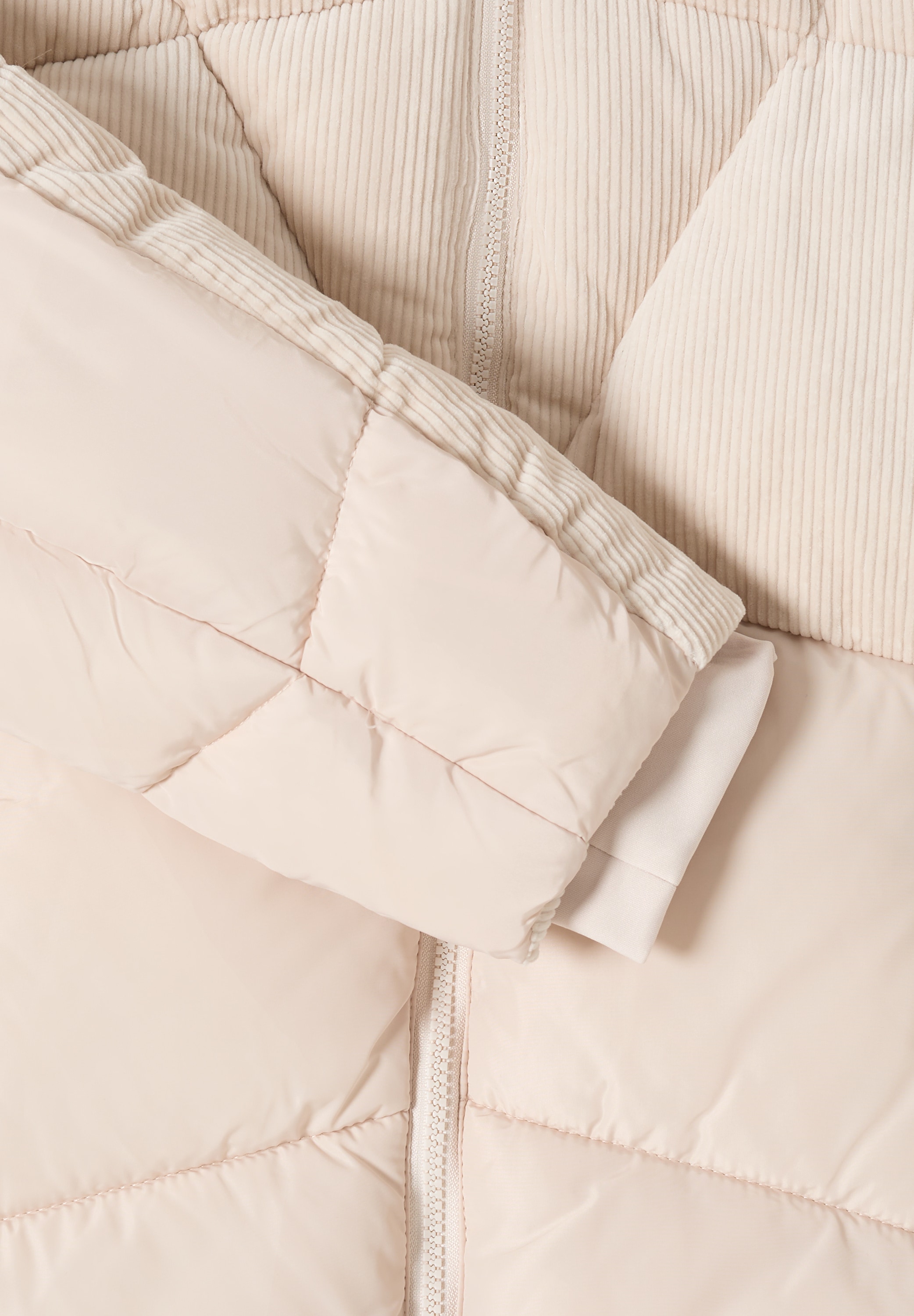 Cecil Steppmantel mit Kapuze