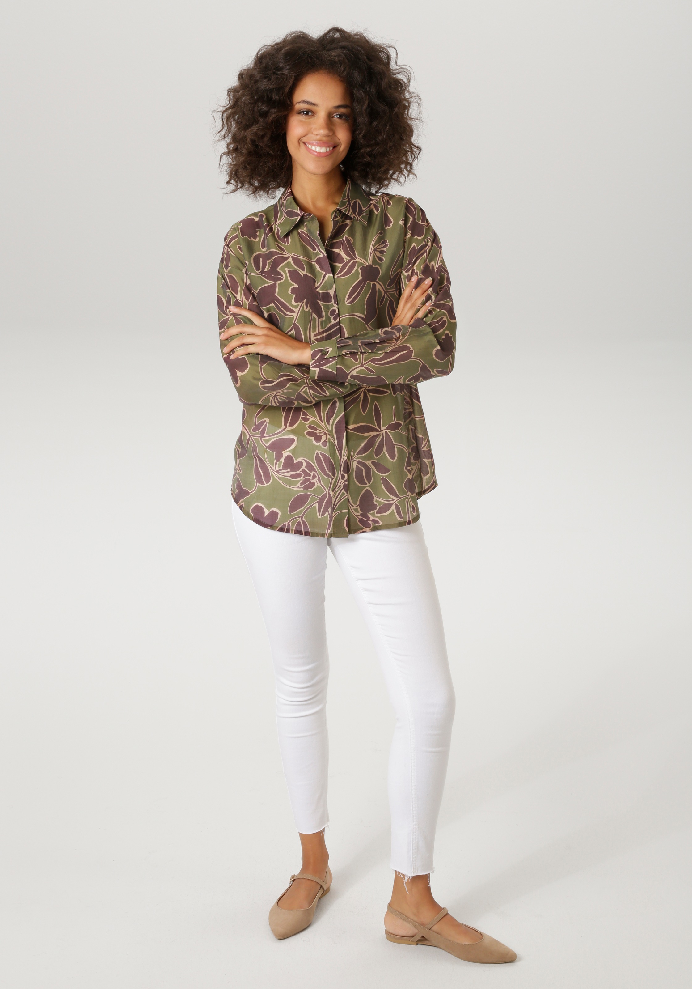 Aniston CASUAL Hemdbluse mit großflächigen, grafischen Blumen bedruckt - NEUE KOLLEKTION