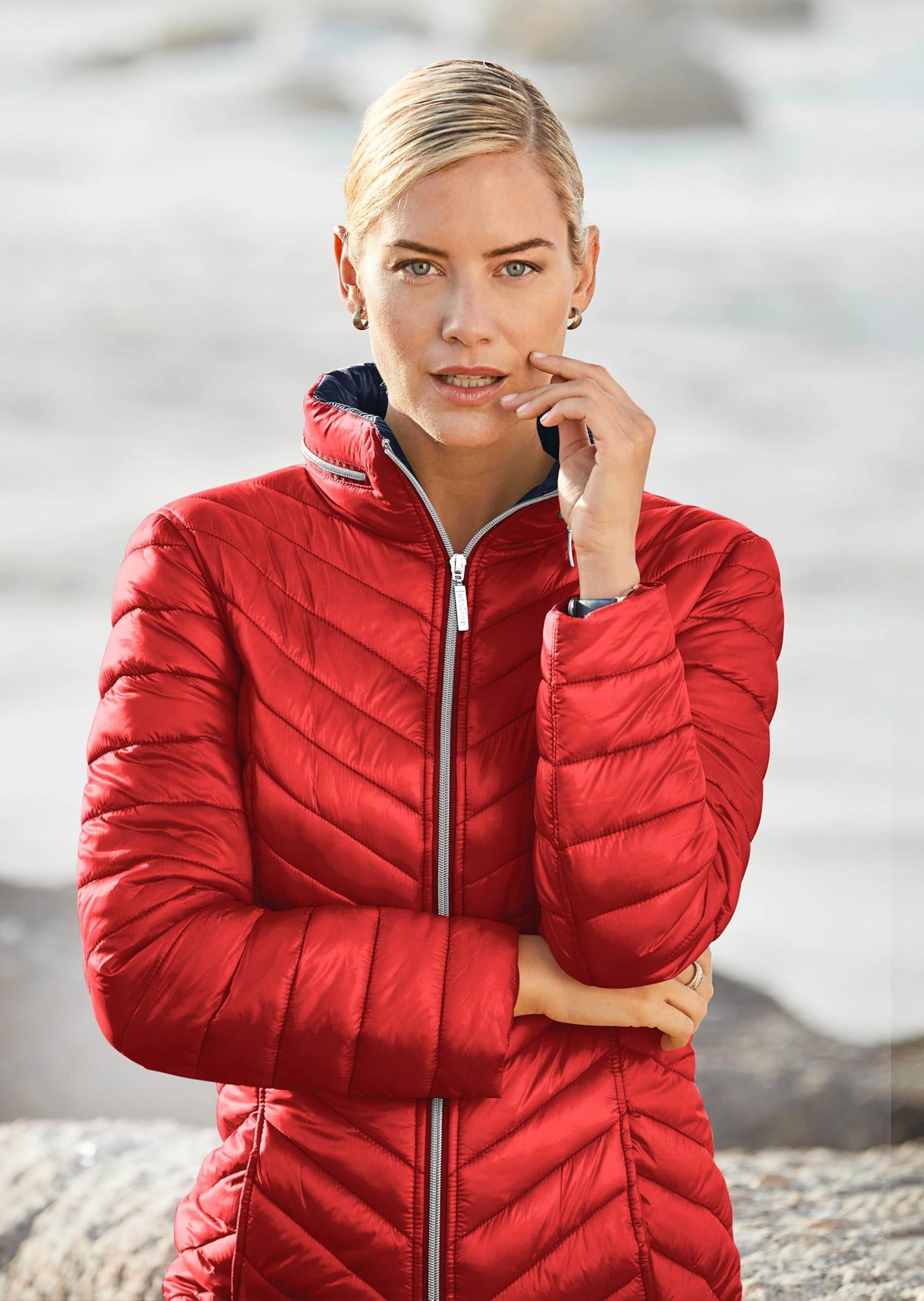 GOLDNER Steppjacke »Kurzgröße Leichte Steppjacke in knitterarmer Ware« Leichte Wattierung mit Diagonalstepp