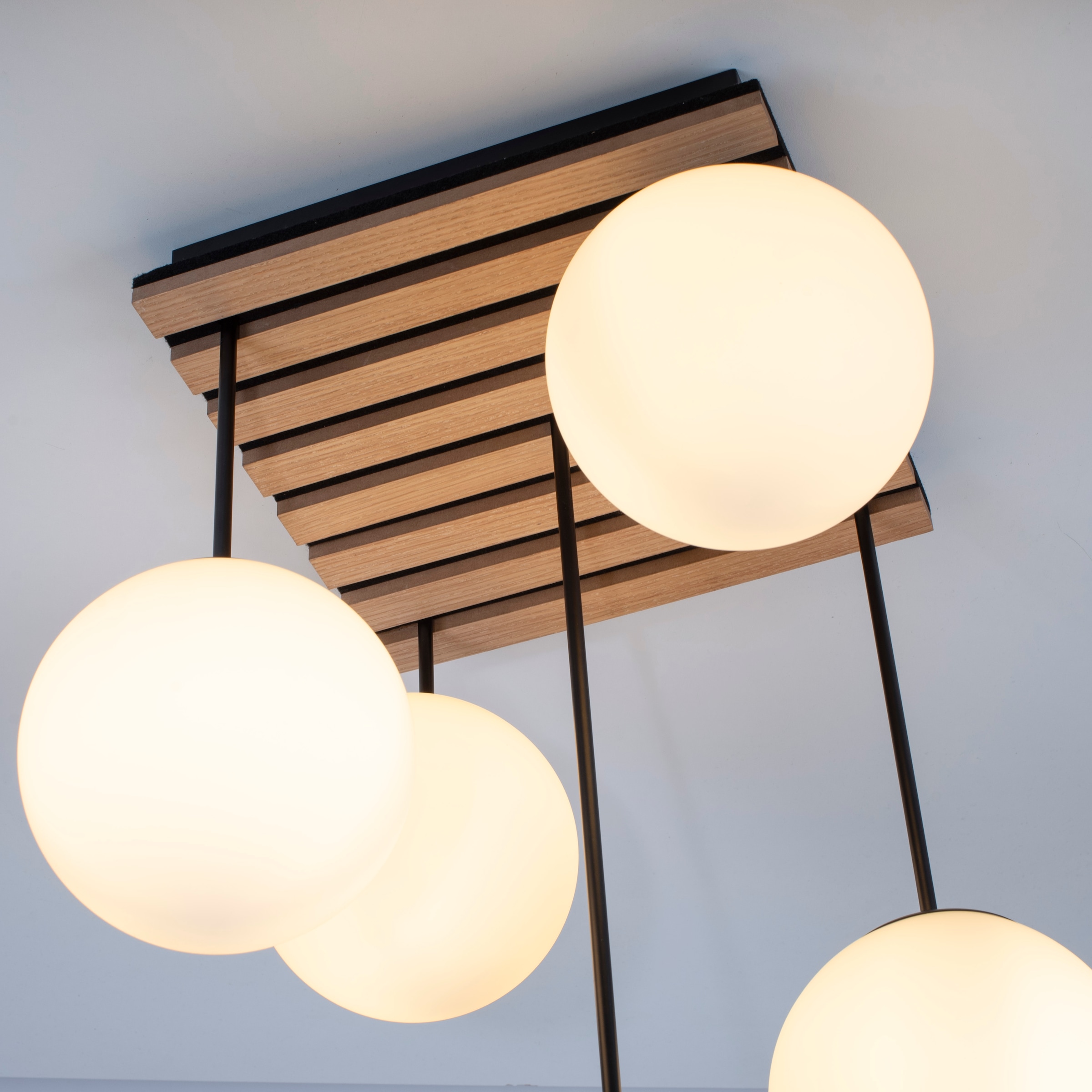 my home Deckenleuchte »Erinette Akustikpaneele mit Glaskugeln«, 5 flammig, Leuchtmittel E14 | ohne Leuchtmittel-Leuchtmittel wechselbar, Holz, Akustik, Paneele, Glas, Deckenlampe E14