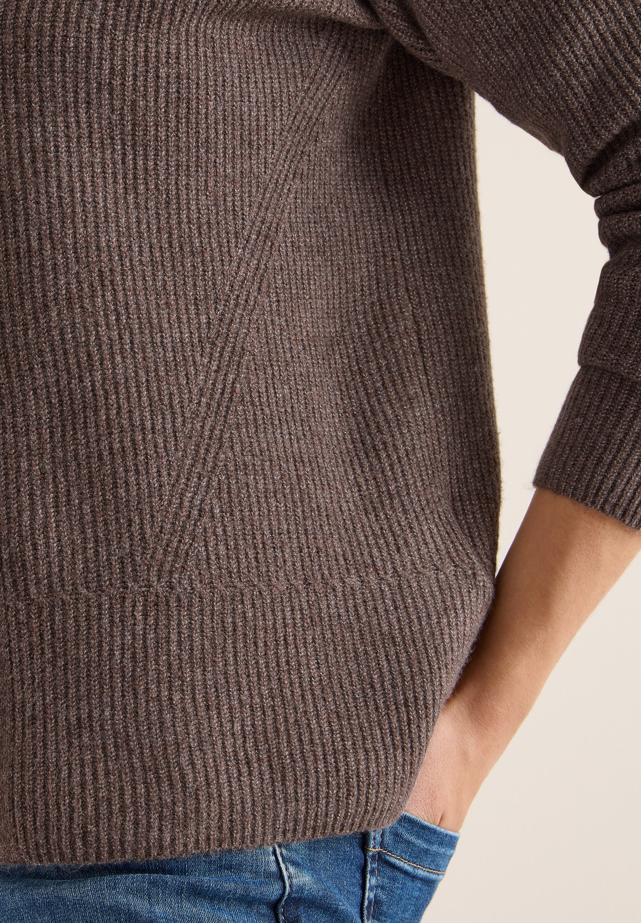 Cecil Cardigan mit Strukturdetail und Knopfleiste