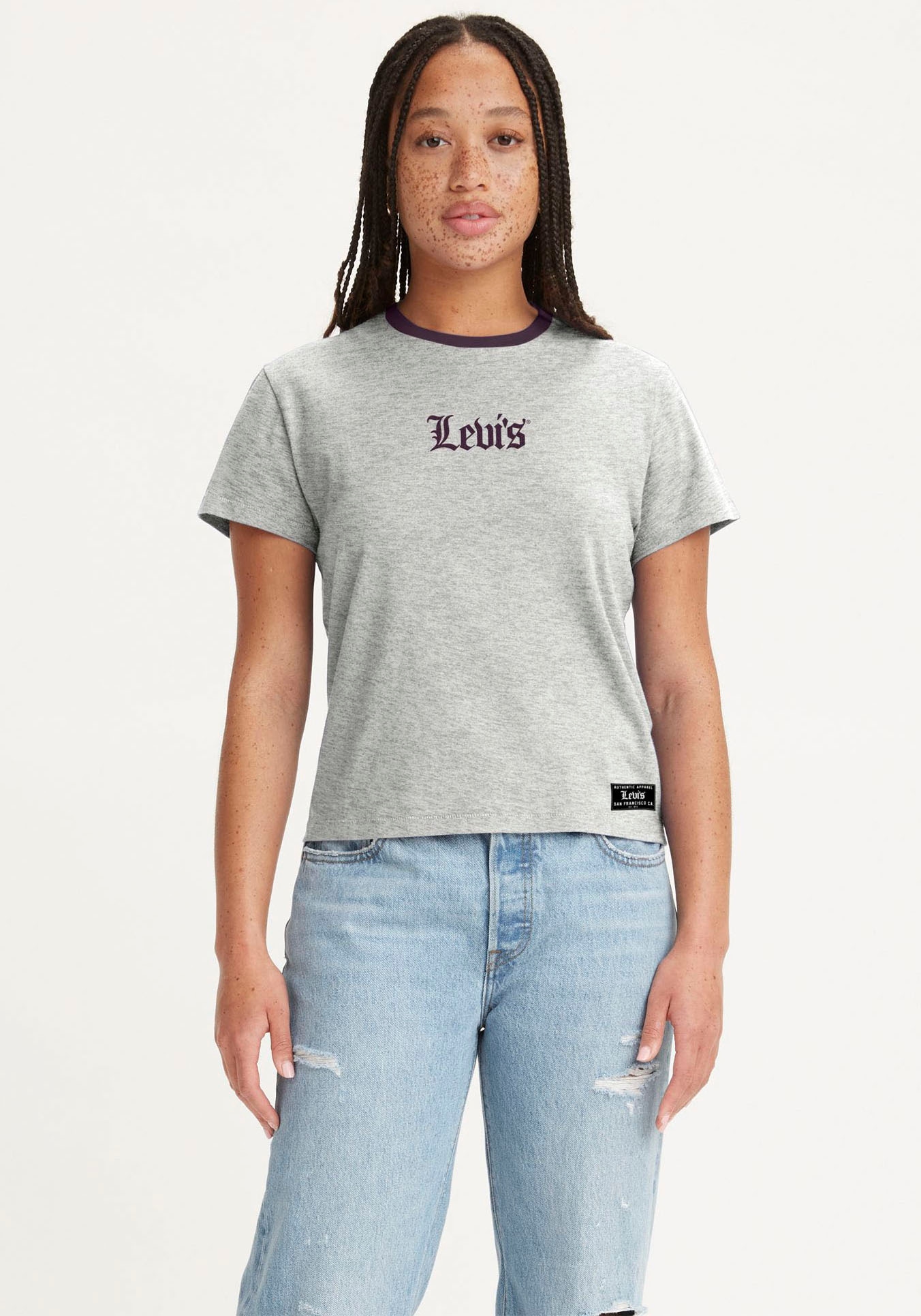 T-Shirt »GRAPHIC CLAIC TEE«, mit aufgesticktem Levi's® Schriftzug