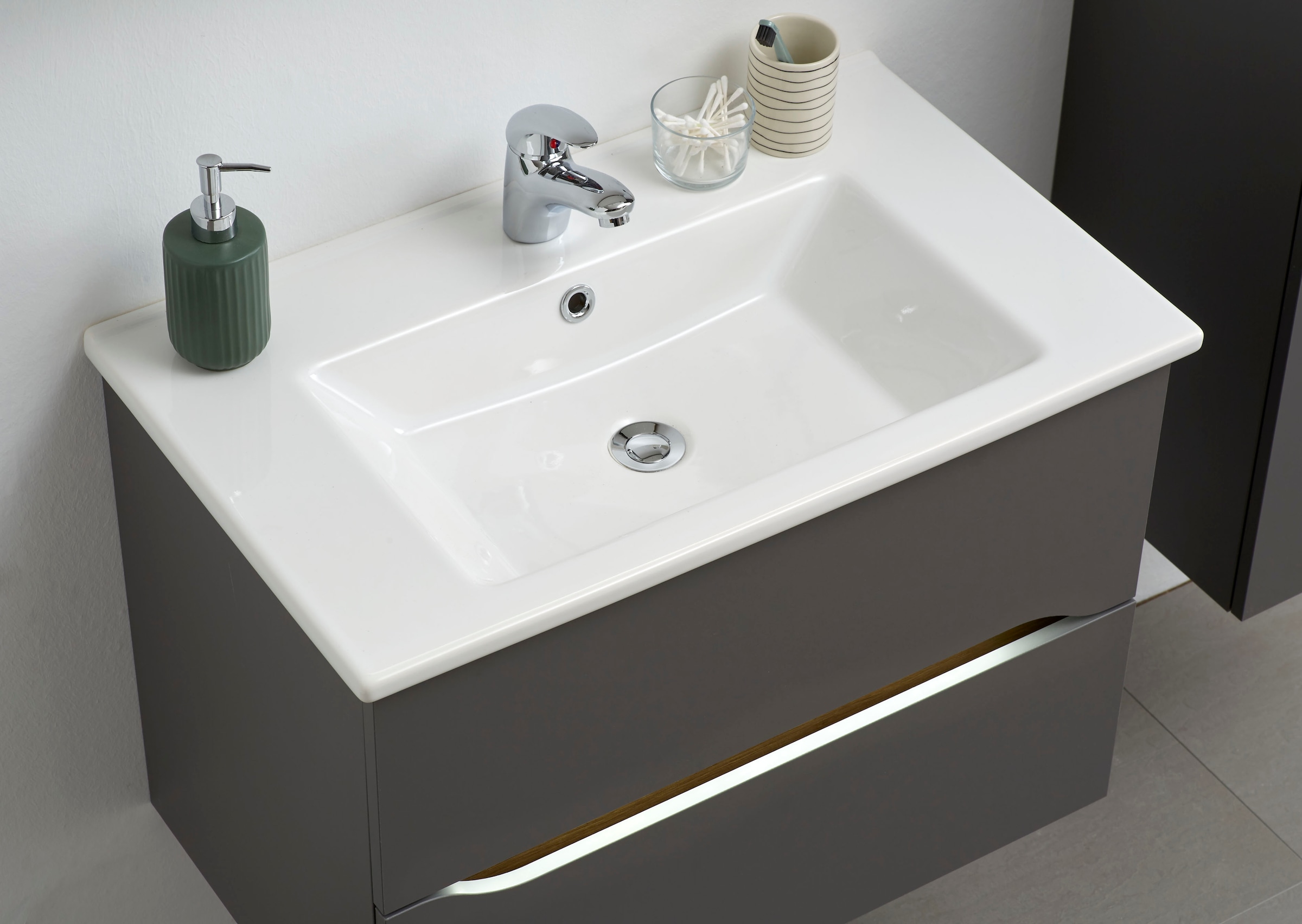 Saphir Badmöbel-Set »Quickset 5-teilig, Keramik-Waschtisch und LED-Spiegelschrank« 7 Stk. tlg.