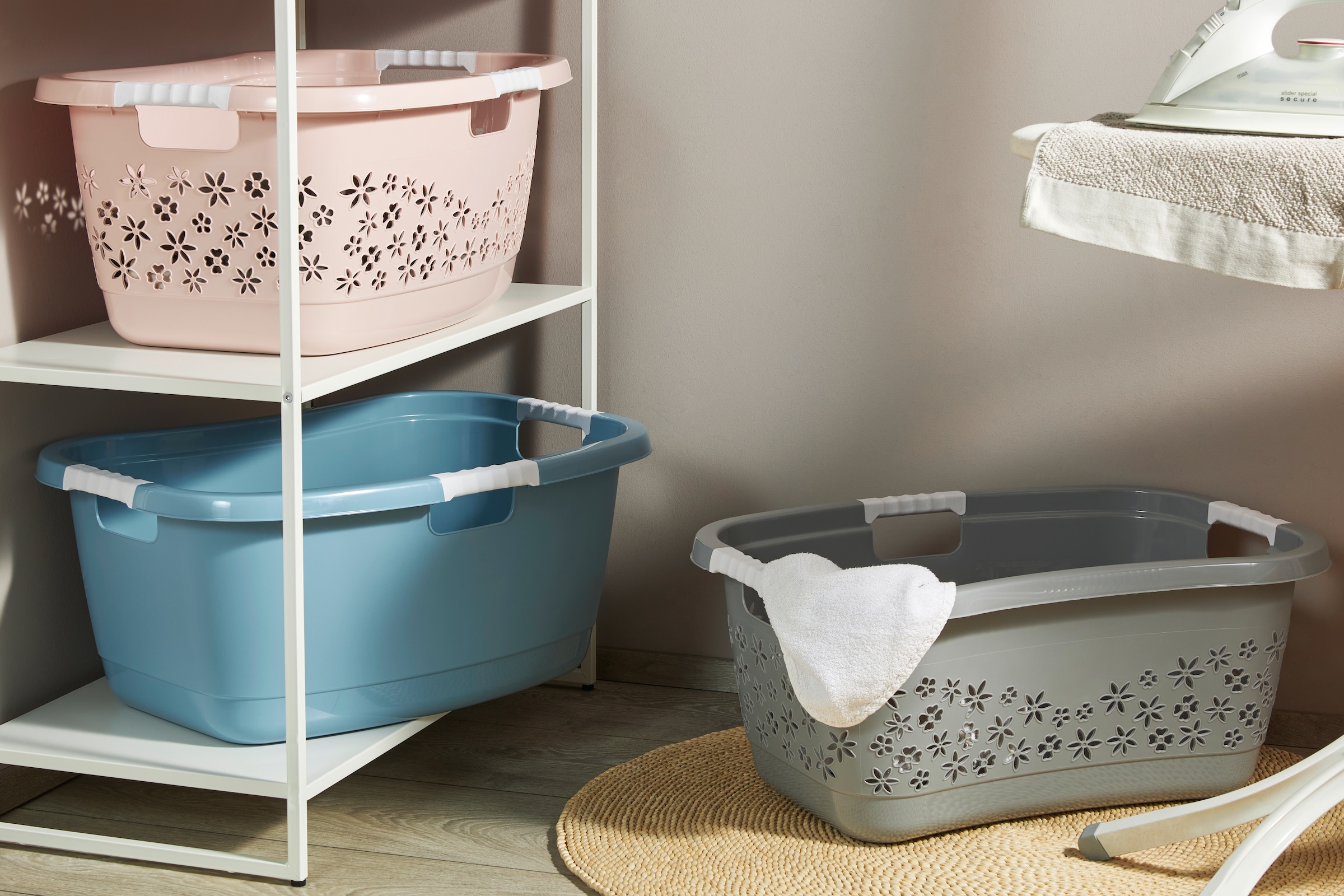 keeeper Wäschekorb »lasse, 2er Set, Korb mit Softgriffen, 65 x 45 x 28 cm, 50 l« ergonomische Form, komfortable Softgriffe, Hüftstütze