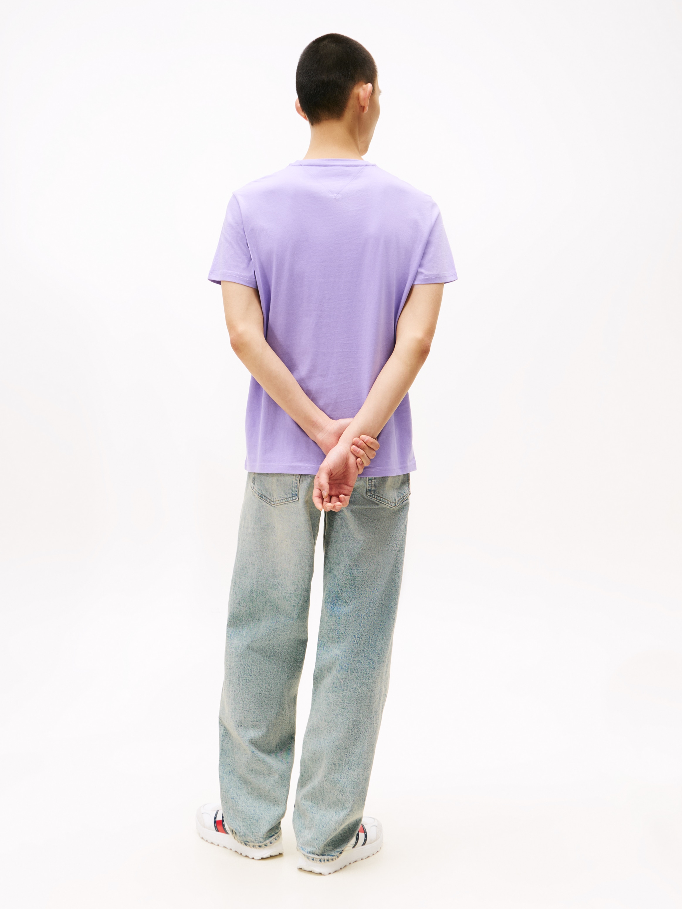 Tommy Jeans T-Shirt »TJM SLIM ESSENTIAL FLAG TEE EXT«, Mit Rundhalsausschnitt