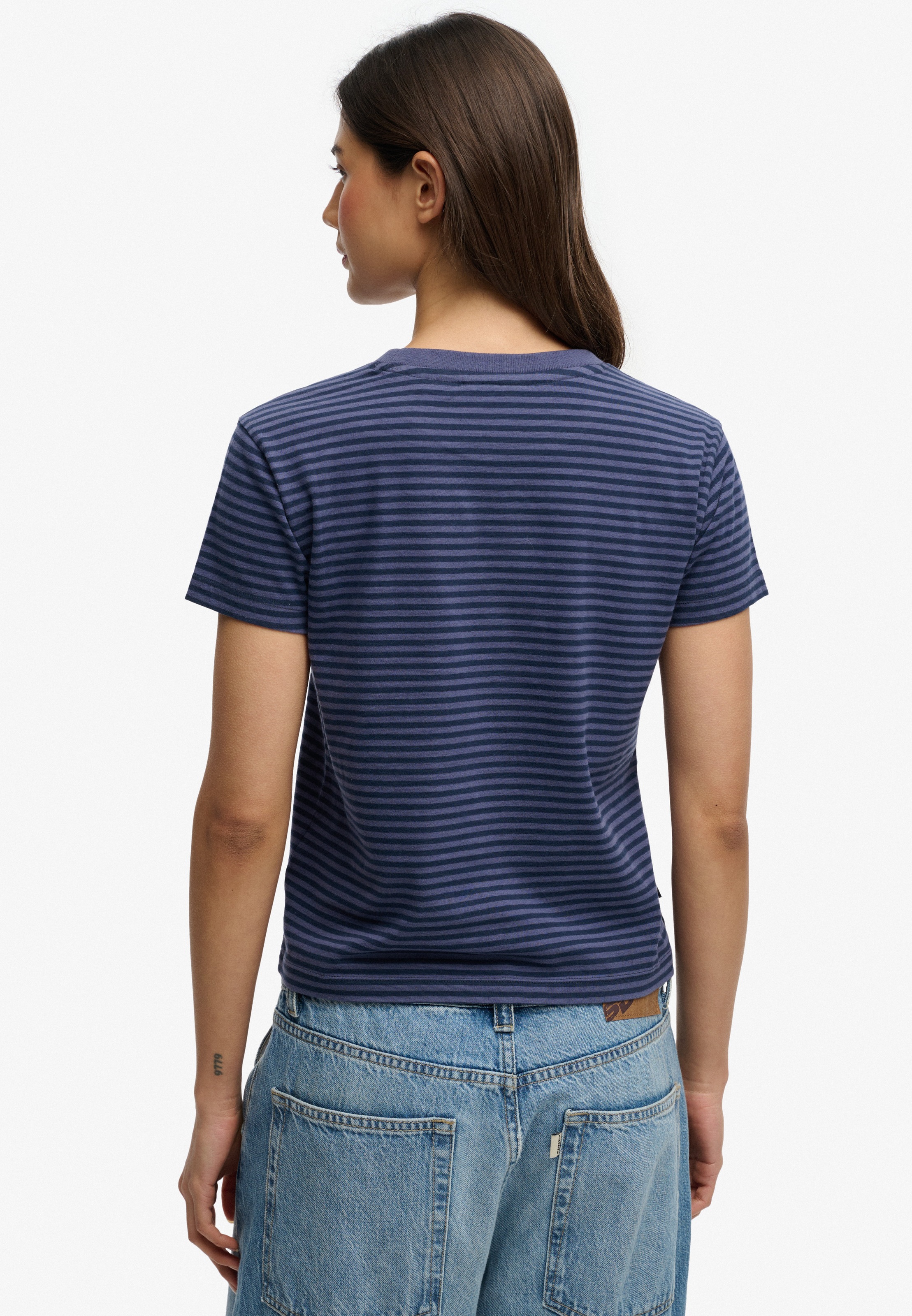 Superdry T-Shirt »ESSENTIAL LOGO STR FITTED TEE« angenehmes Tragegefühl durch besonders weiche Haptik