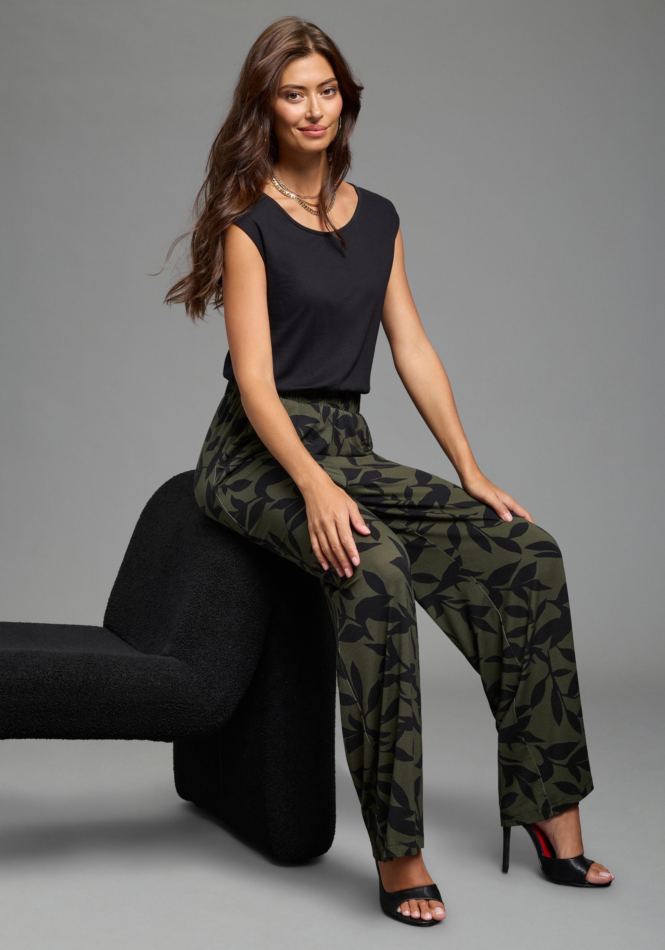 Laura Scott Jumpsuit 2-in-1-Look, einfarbiges Oberteil, geblümte Hose, Viskose-Jersey