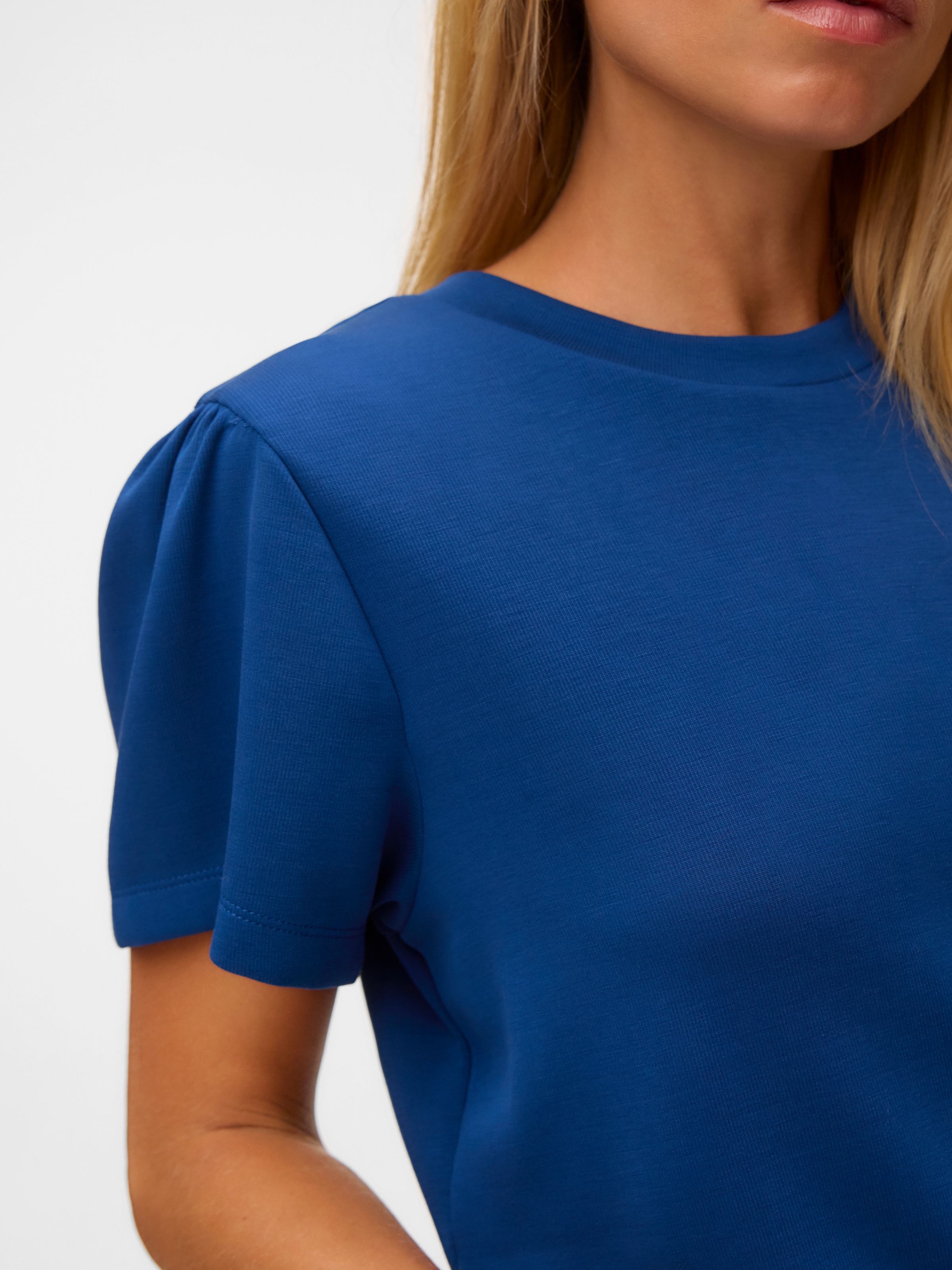 Vero Moda Kurzarmshirt »VMELLA SS O-NCK TOP JRS« Viskosemischung, regular fit
