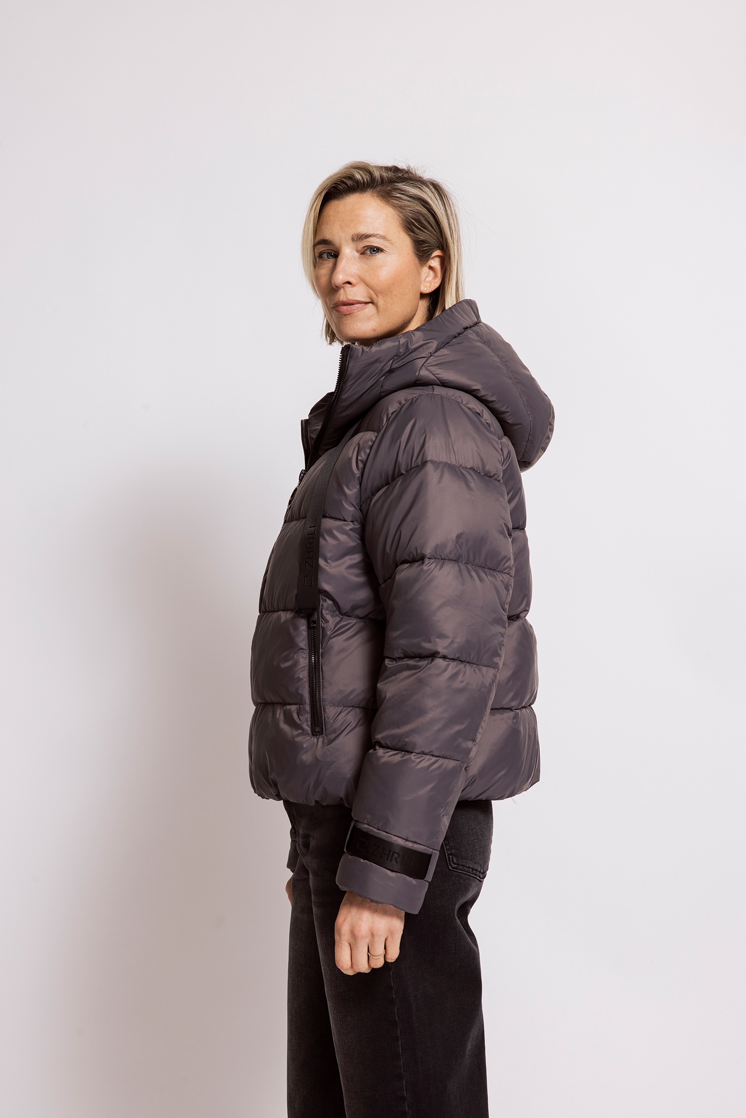 Zhrill Steppjacke »ASLI« mit Kapuze mit Kapuze / Reißverschluss und Stehkragen