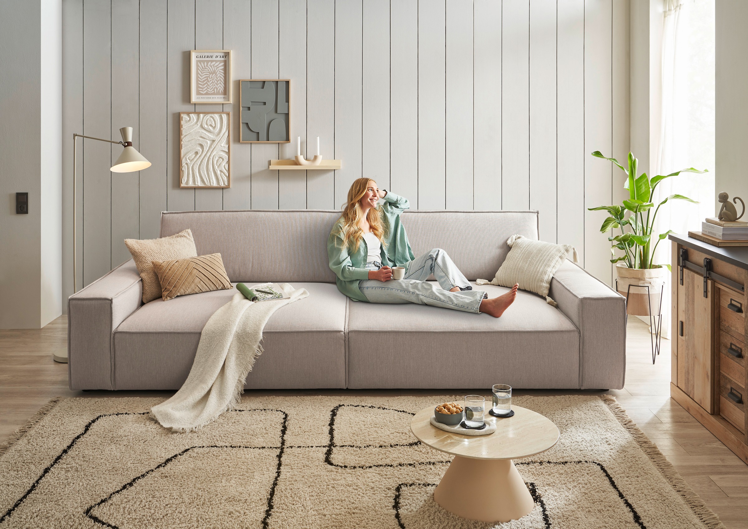 Home affaire Big-Sofa »NEU: SHERWOOD XXL, Big-Sofa (316cm), extra tiefe Sitzfläche 95 cm«, bequemer Sitzkomfort, Cord u. Leinenoptik, Kedernaht