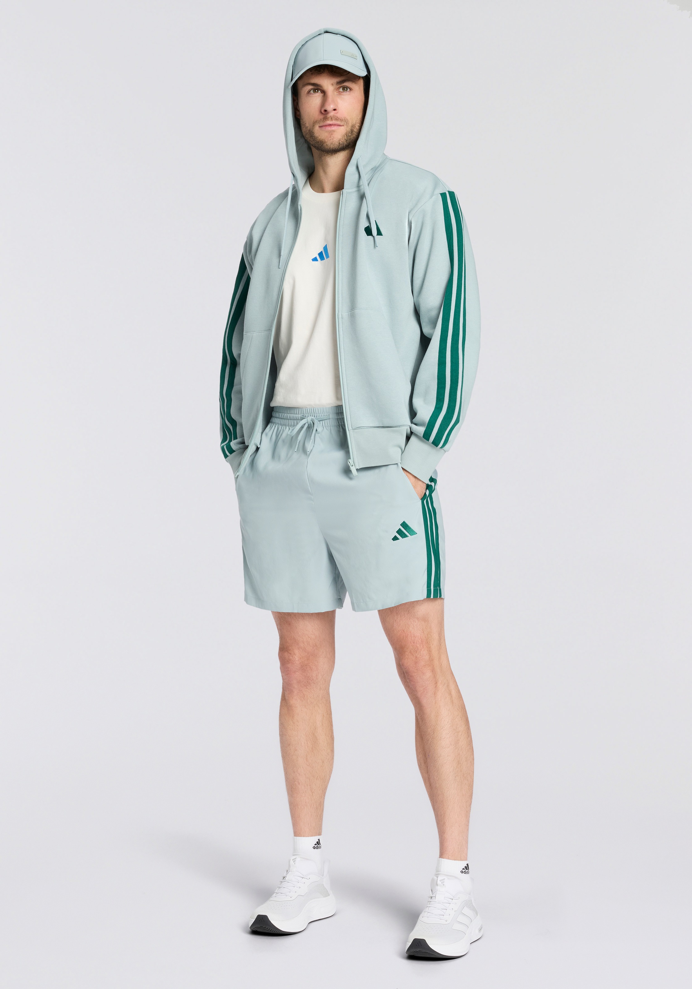 adidas Sportswear Shorts »ESSENTIALS 3-STREIFEN CHELSEA«  mit 3-Streifen an den Seiten, für Laufen und Sportmode