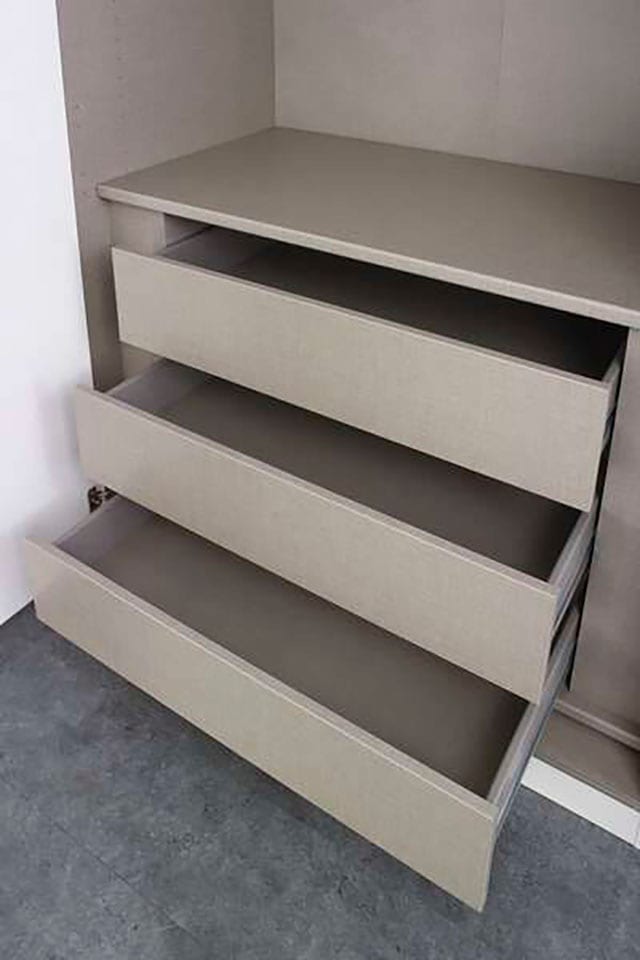 rauch Drehtürenschrank »Kleiderschrank Schrank Garderobe Wäscheschrank MONTCLAR« in den Breiten 204/254/304 cm, inkl. SOFT-CLOSE-FUNKTION,  Passepartout optional mit Beleuchtung, inkl. Zubehör MADE IN GERMANY