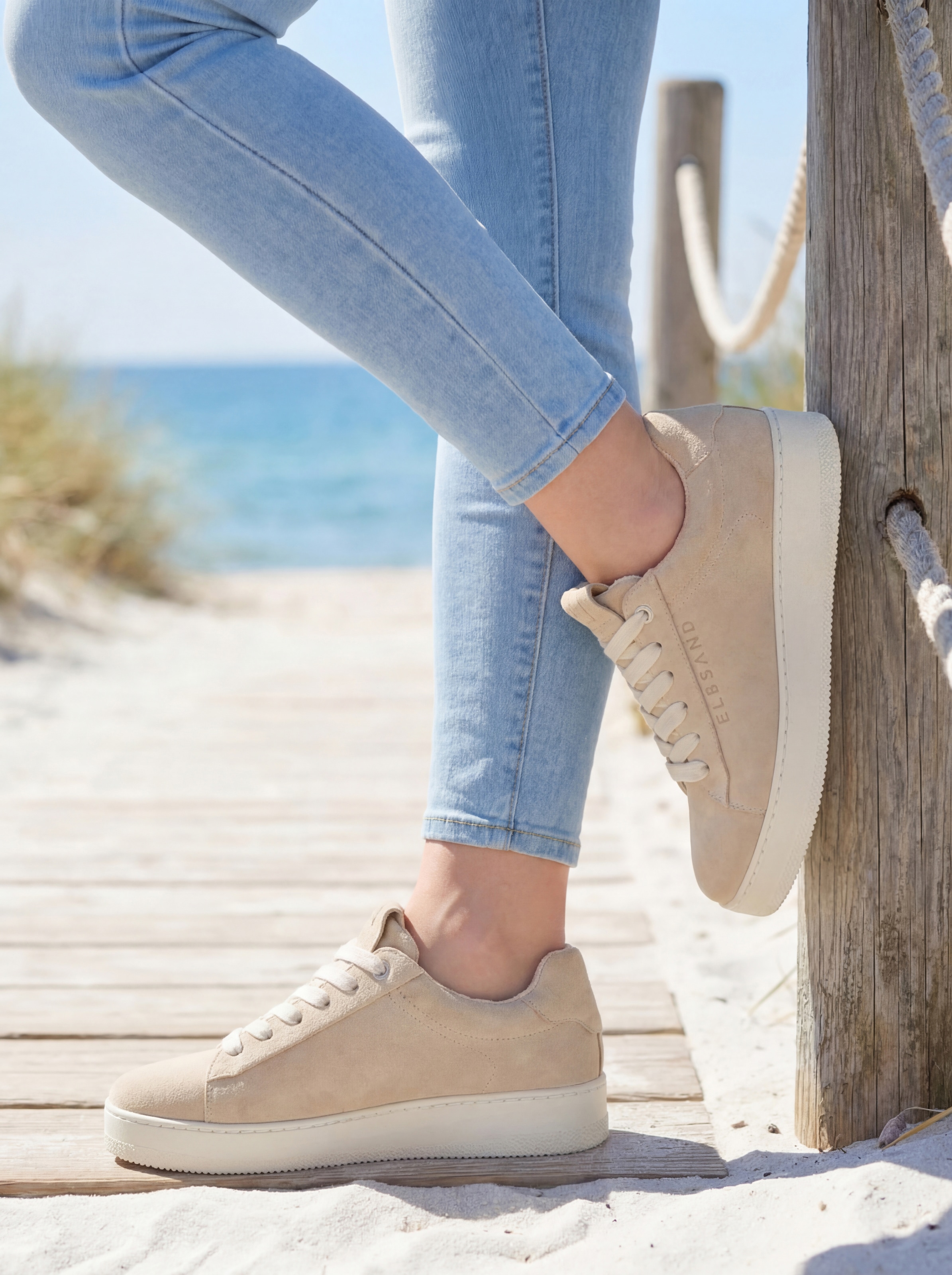 Elbsand Sneaker »Freizeitschuh, Lederschuh, Ledersneaker, Turnschuh, Schnürschuhe«  aus Leder mit Plateausohle und austauschbaren Schnürsenkeln