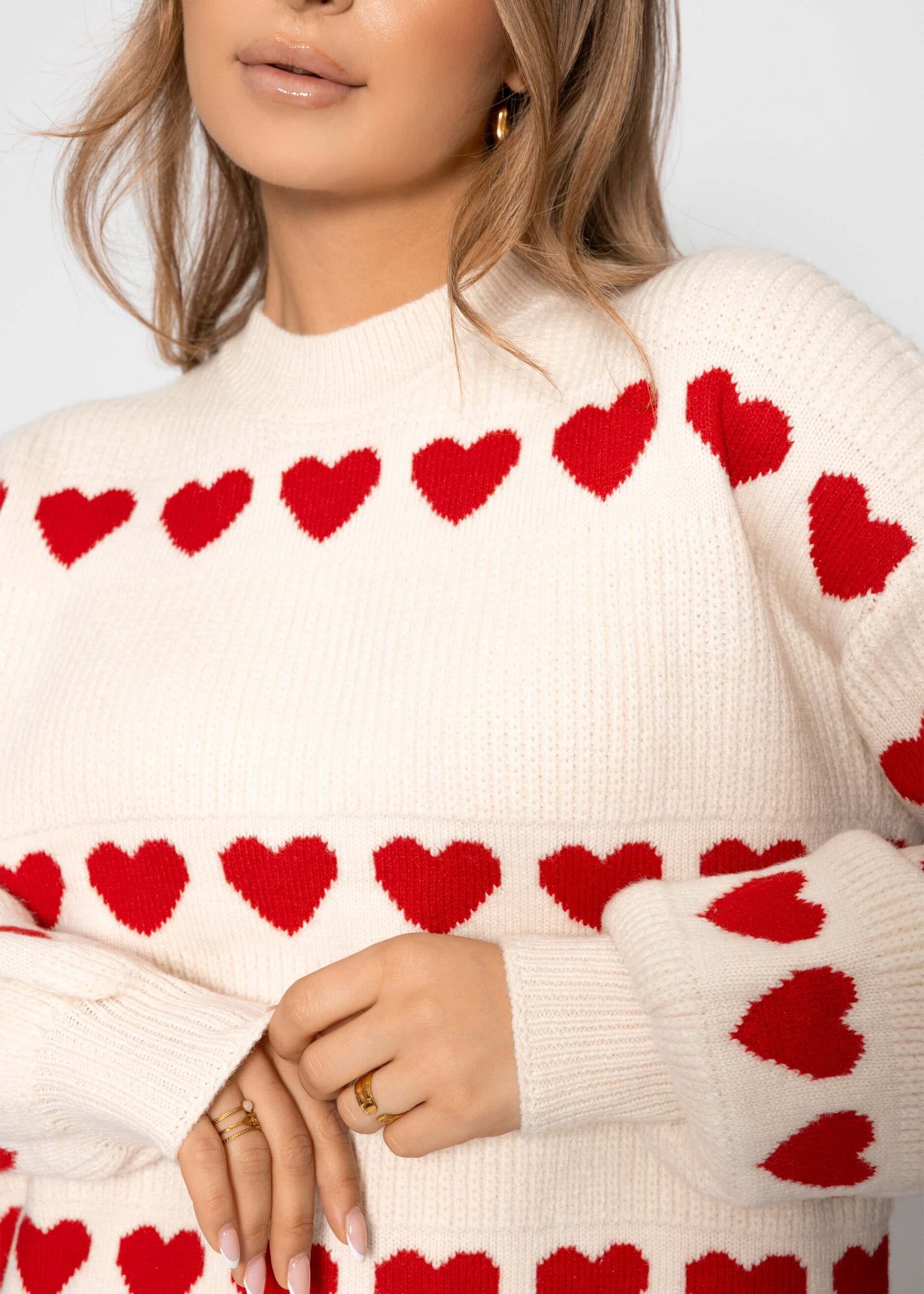 SASSYCLASSY Strickpullover »Oversize Pullover mit roten Herzen« Weicher Strickpullover mit Wollanteil und Rundhalsausschnitt Offwhite