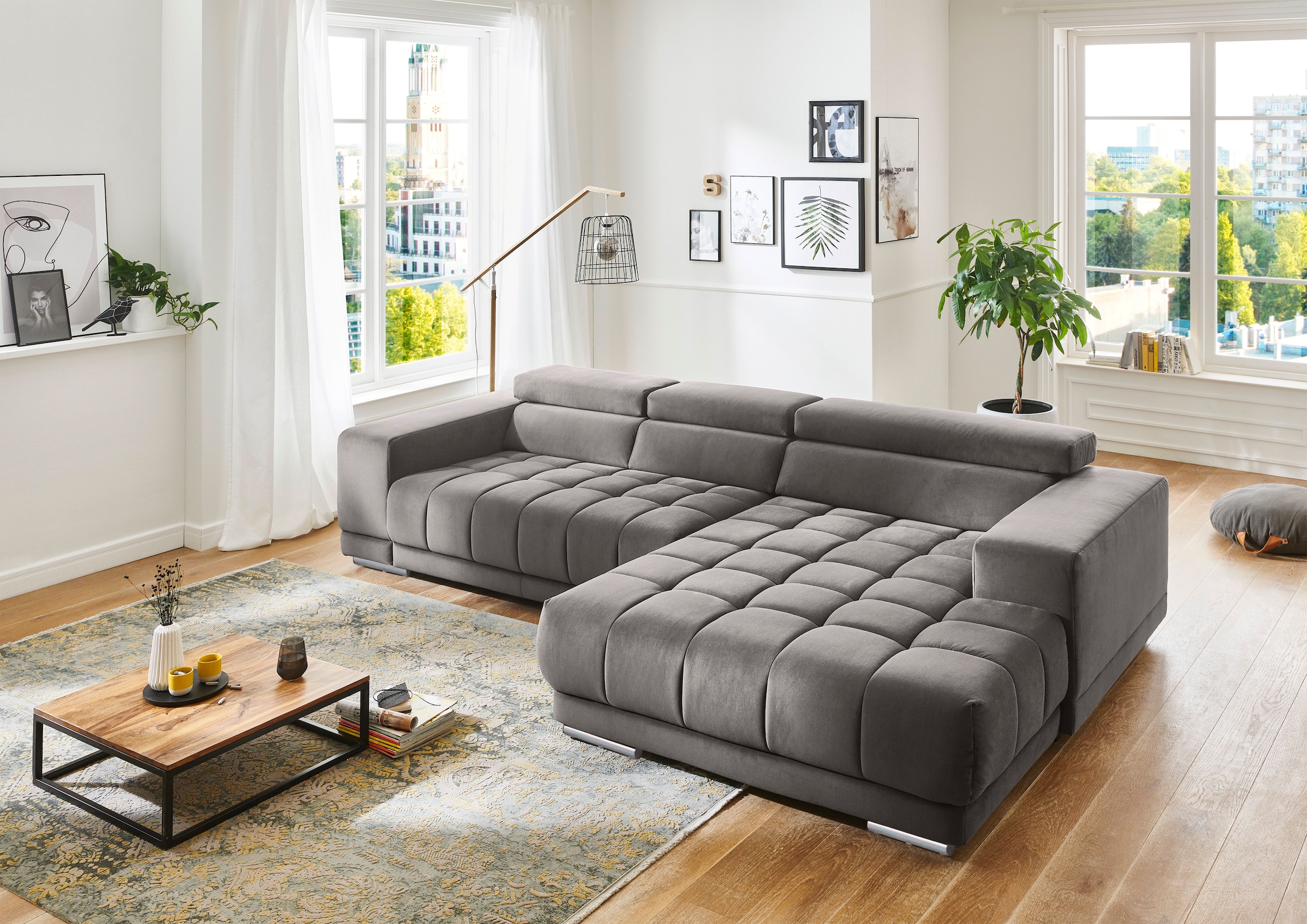 Die PlanBar Ecksofa »MP-IN15053 L-Form extra breiter Schenkel«, mit Kopfteilverstellung, wahlweise mit manueller Vorziehbank