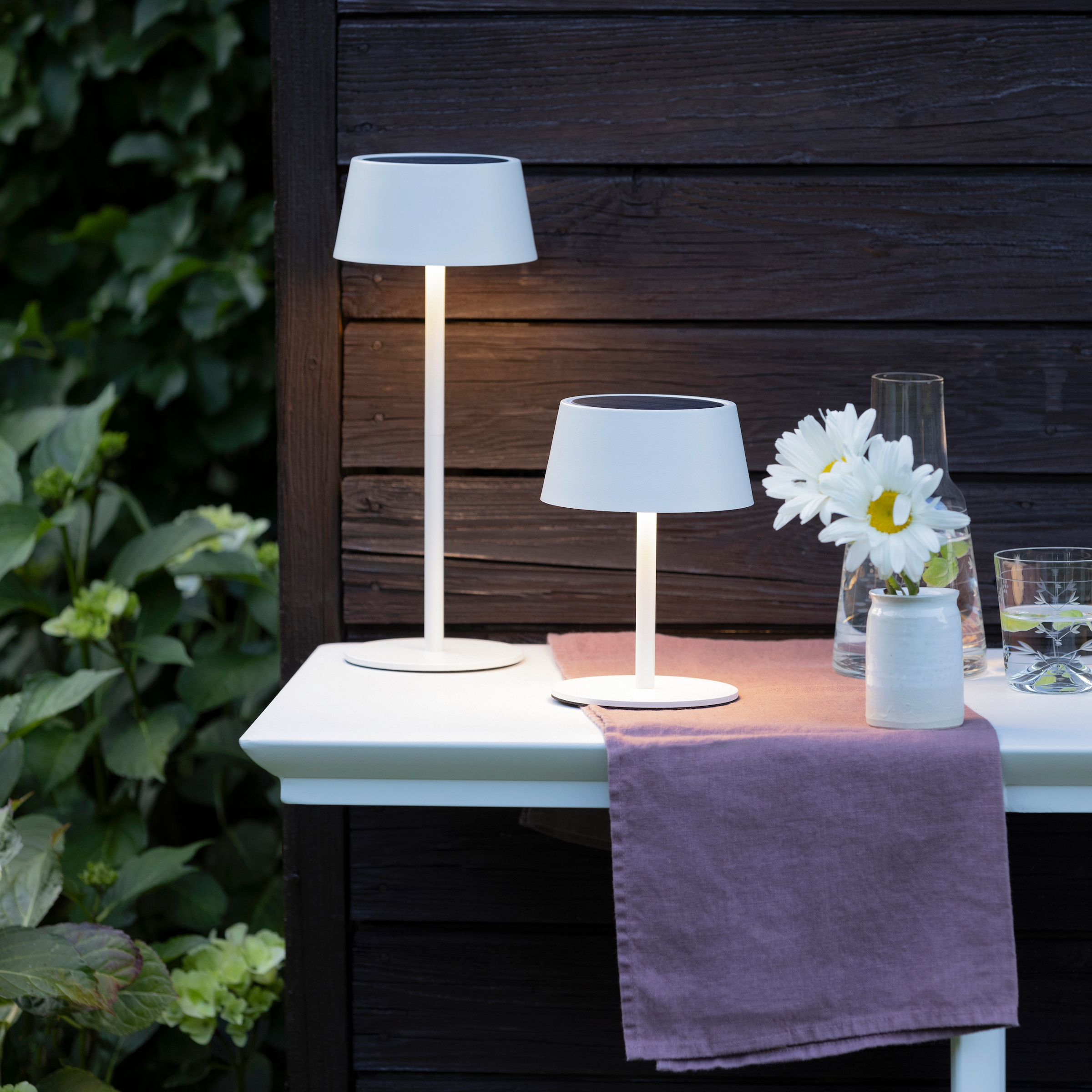 OTTO home LED Außen-Tischleuchte »Oddny - Tischlampe 2er Set mit Solar u. Akku« LED-Modul 2 Stk. Warmweiß 30 cm, aufladbar ü. Solar & USB, 3000 K, dimmbar, IP44, Akkulampe