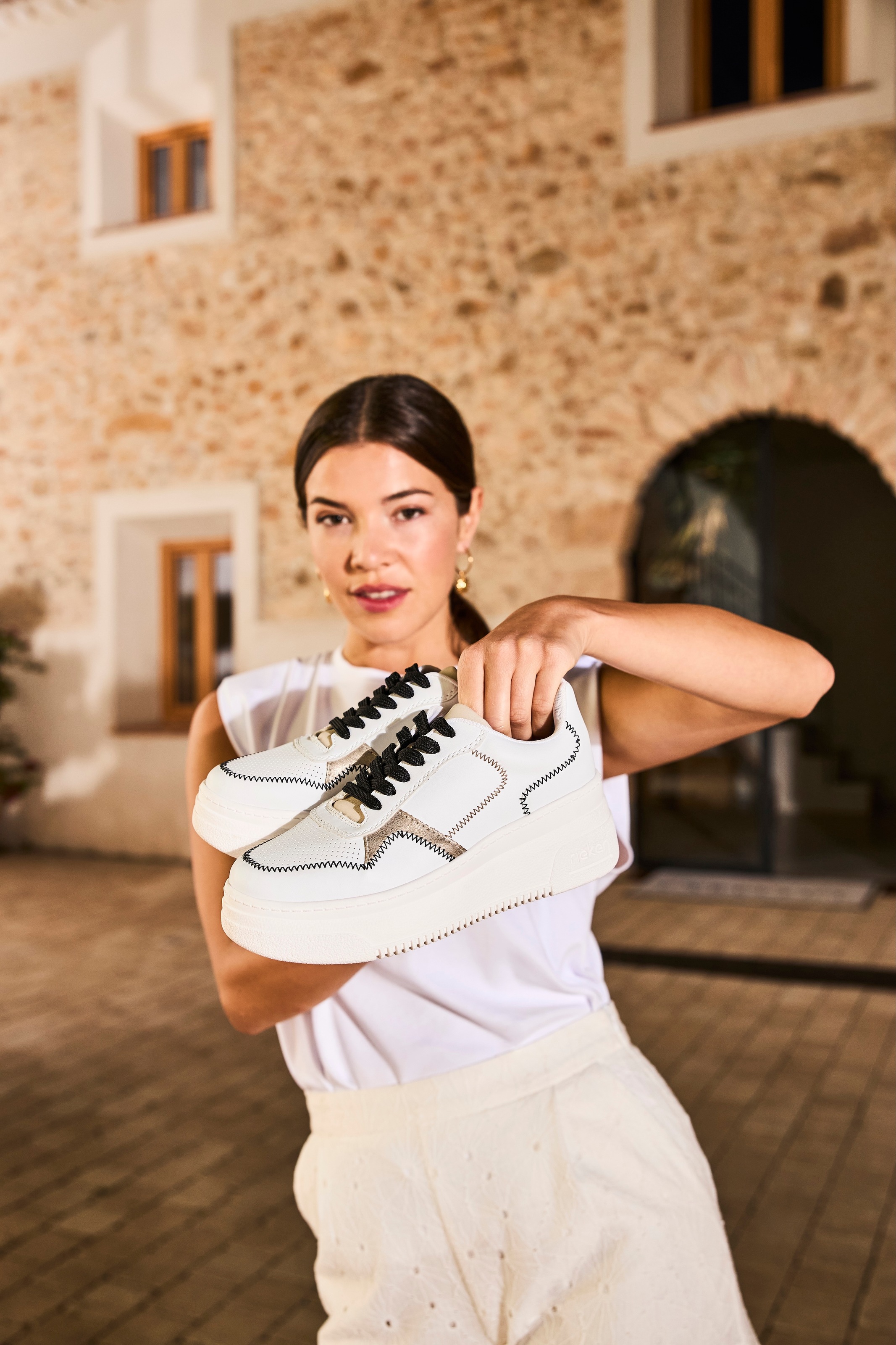 Rieker Plateausneaker, Keilsneaker, Schnürschuh, Halbschuh mit modischen Kontrastdetails