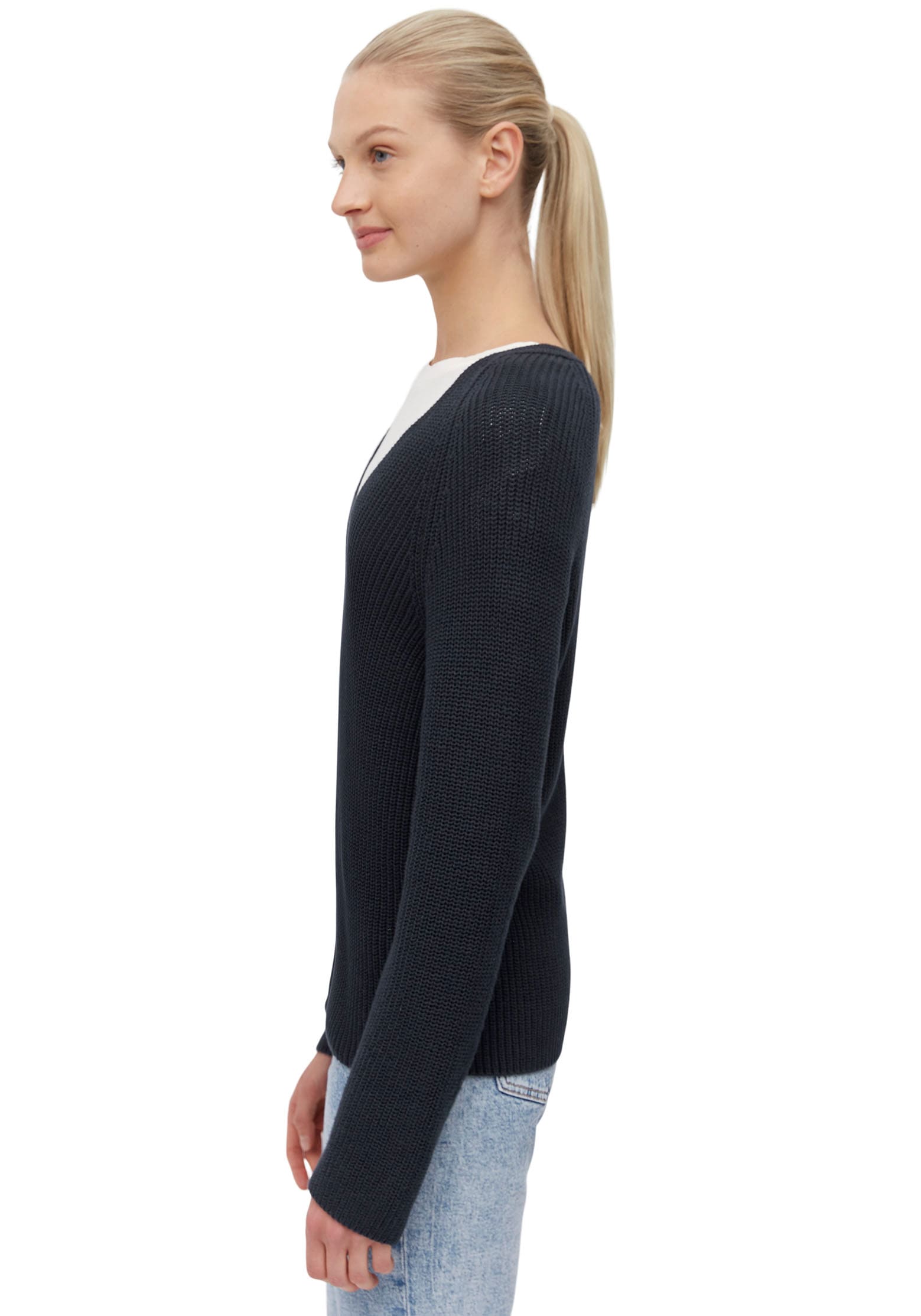 Marc O'Polo Strickpullover, mit dekorativem Strickmuster am Ärmel und V-Neck