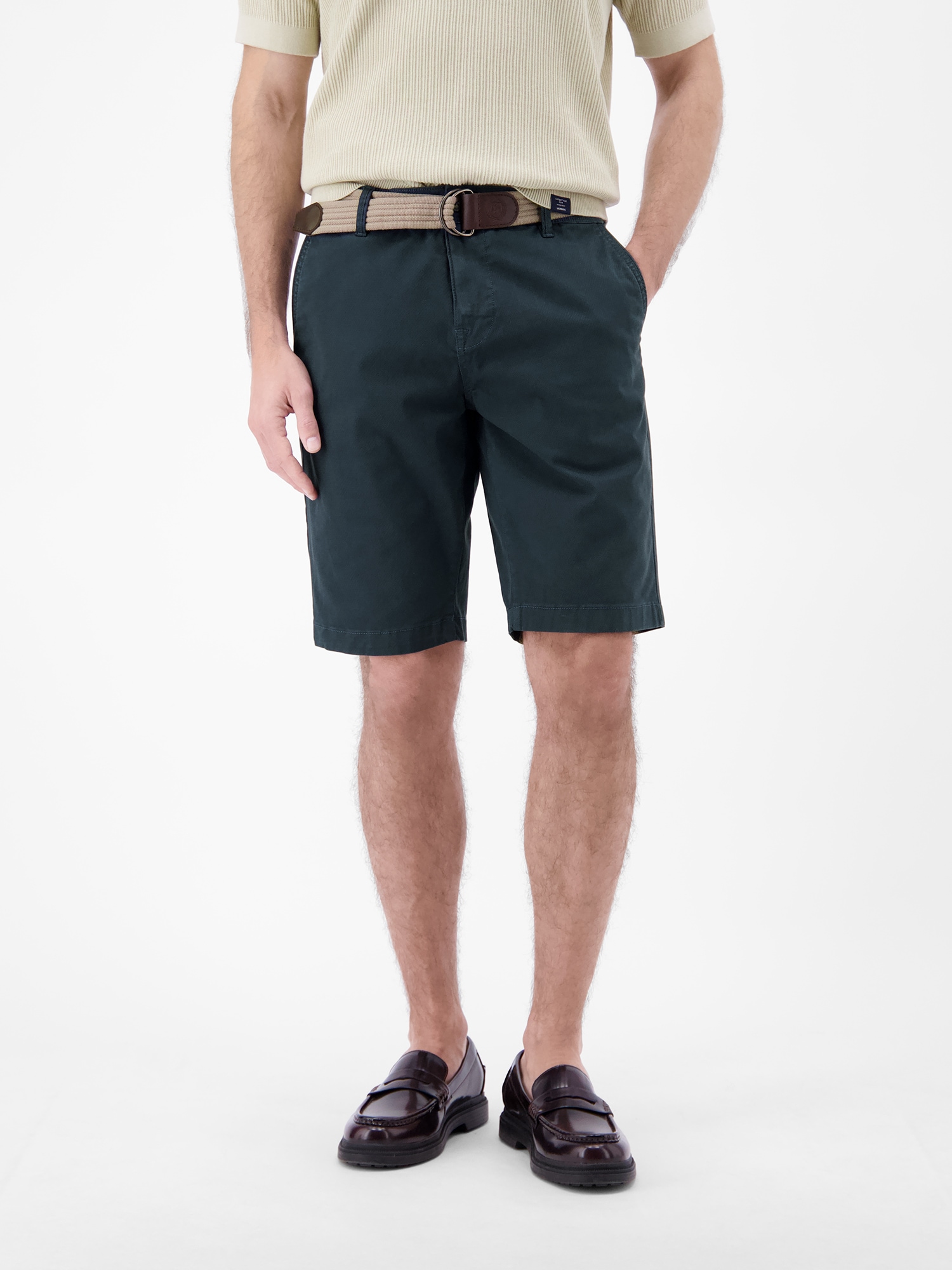 LERROS Chinoshorts »Bequeme Chino-Bermuda mit Gürtel und Minimalprint«  Leichte Sommershorts aus 98% Baumwolle und 2% Elasthan, mit 4 Taschen