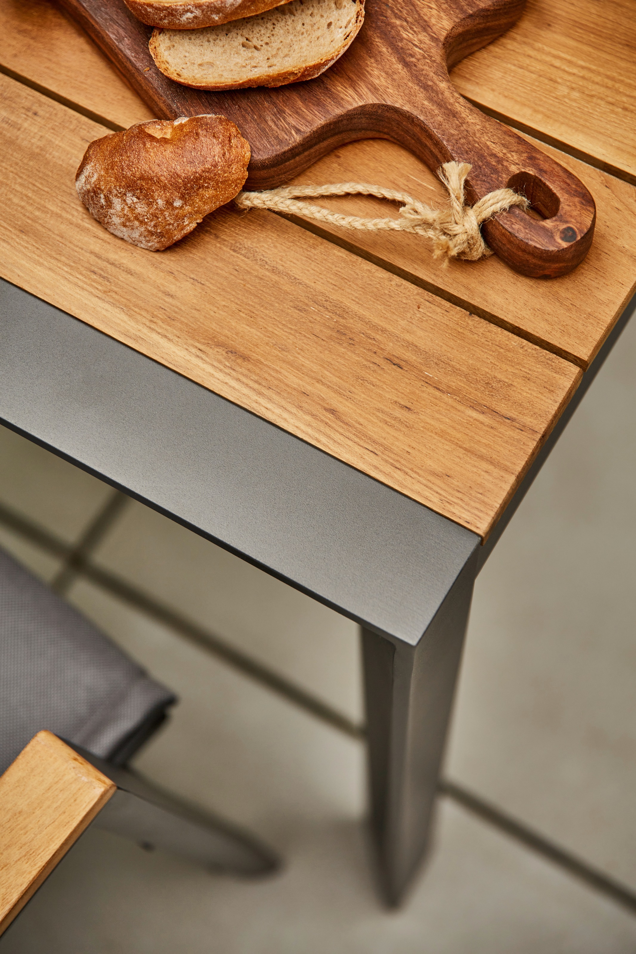 Siena Garden Garten-Essgruppe »Savona«, (7 tlg., 1x Tisch 180x90 cm, 6x Sessel), Aluminium, Teak FSC 100%, geeignet für 6 Personen