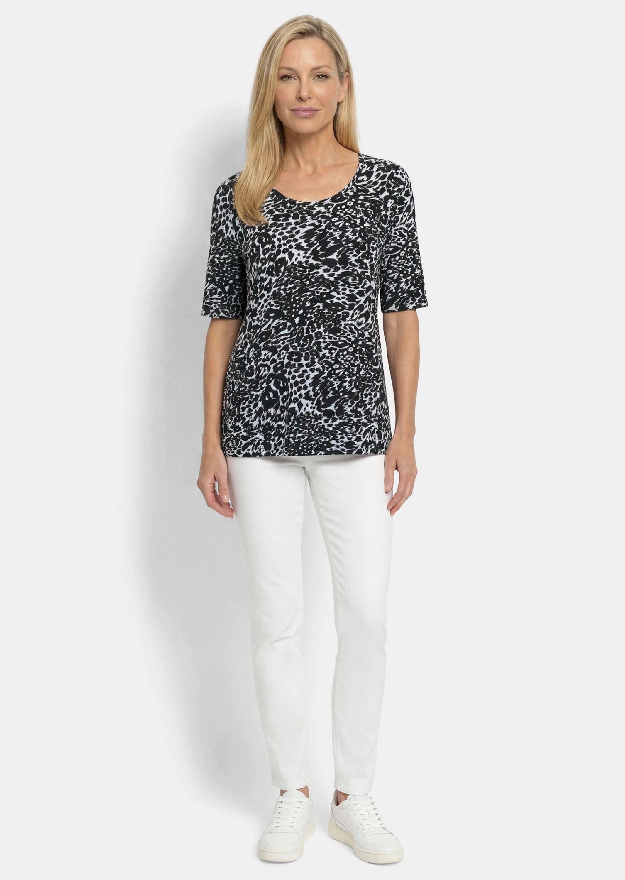GOLDNER Kurzarmshirt »Viskoseshirt mit Leo Print« stretchbequemer Viskosejersey