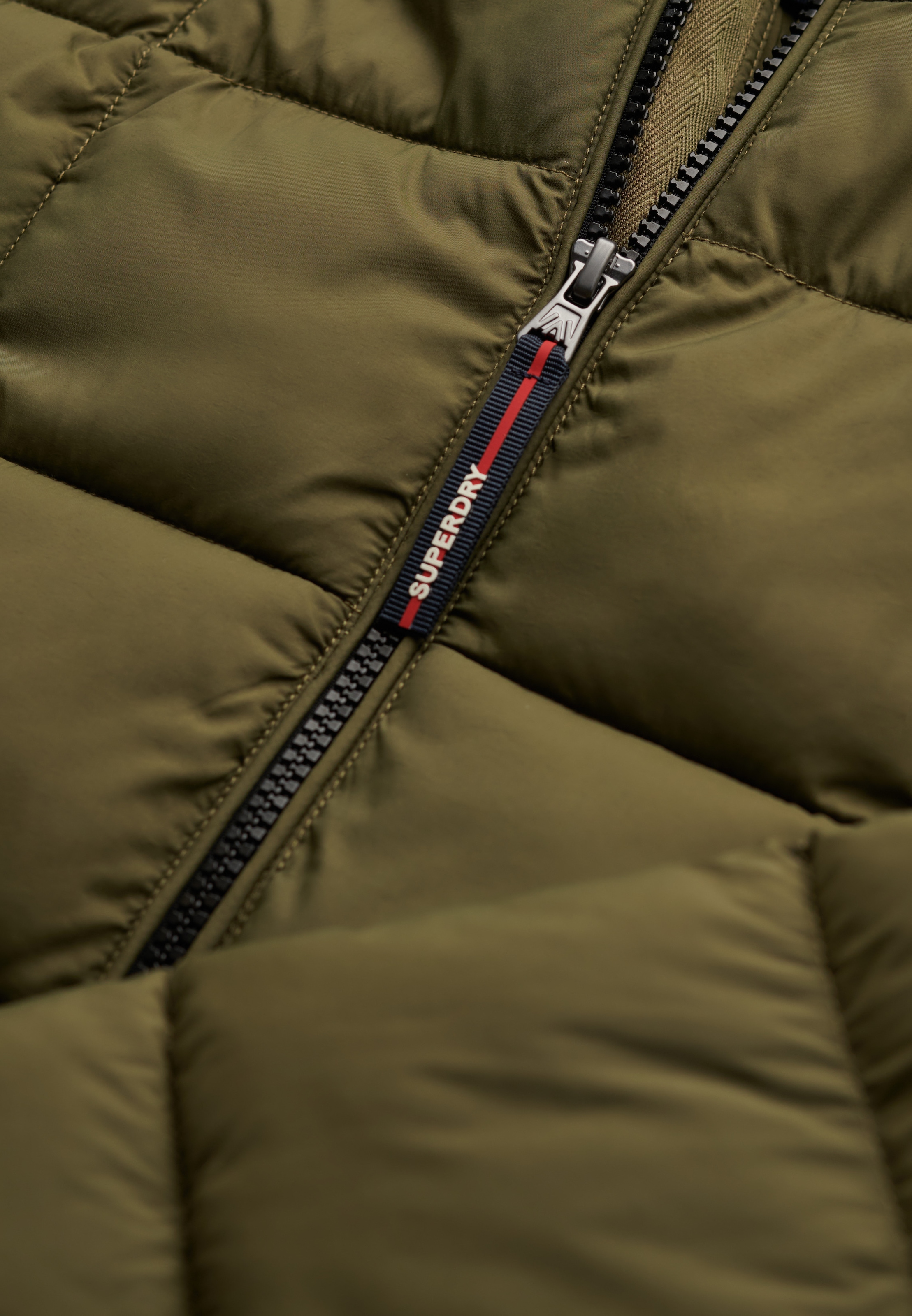 Superdry Steppjacke »HOOD BOX QUILT FUJI LITE JKT«