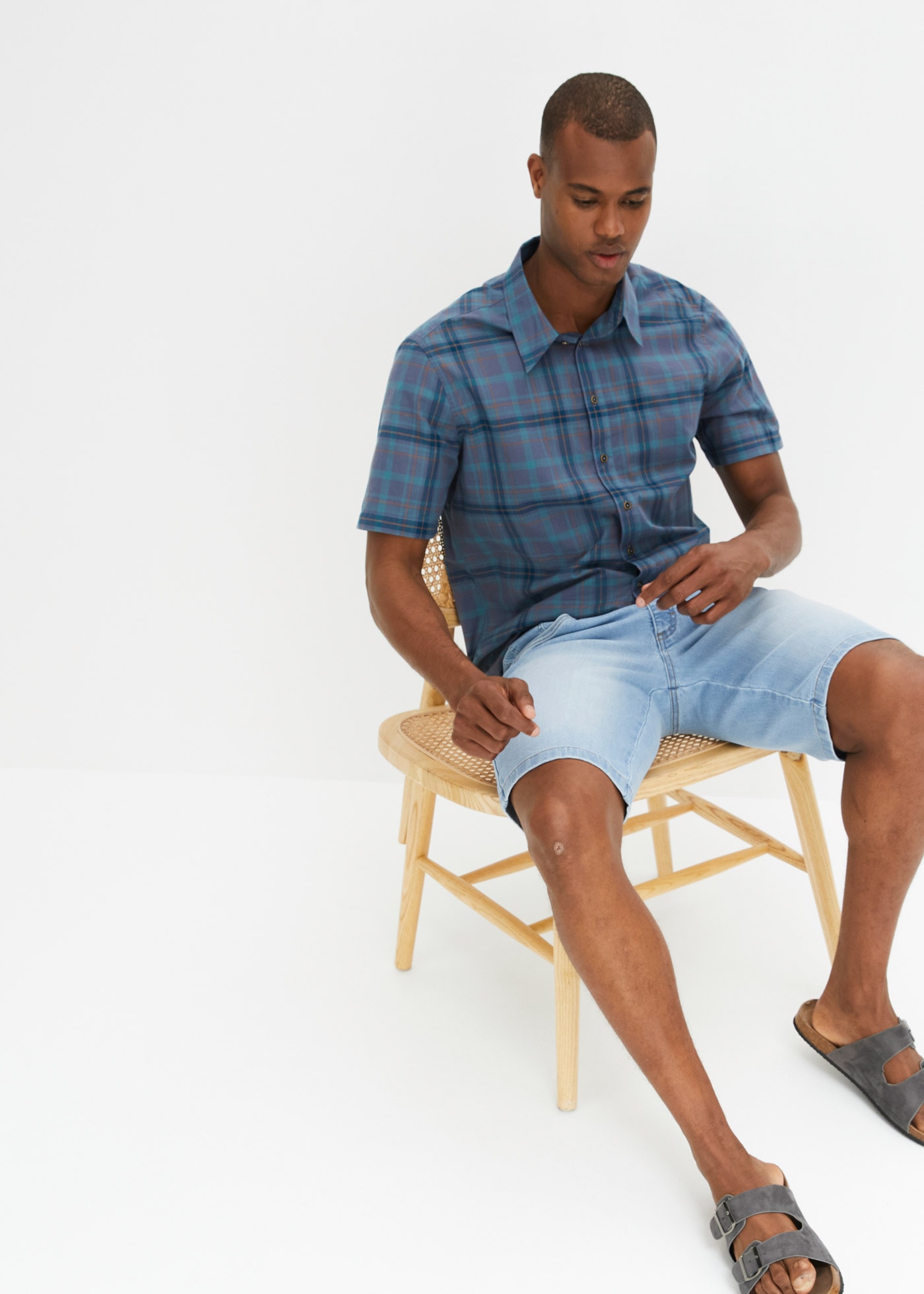 bonprix Kurzarmhemd Regular Fit, aus Baumwolle, mit Karomuster, mit Kentkragen