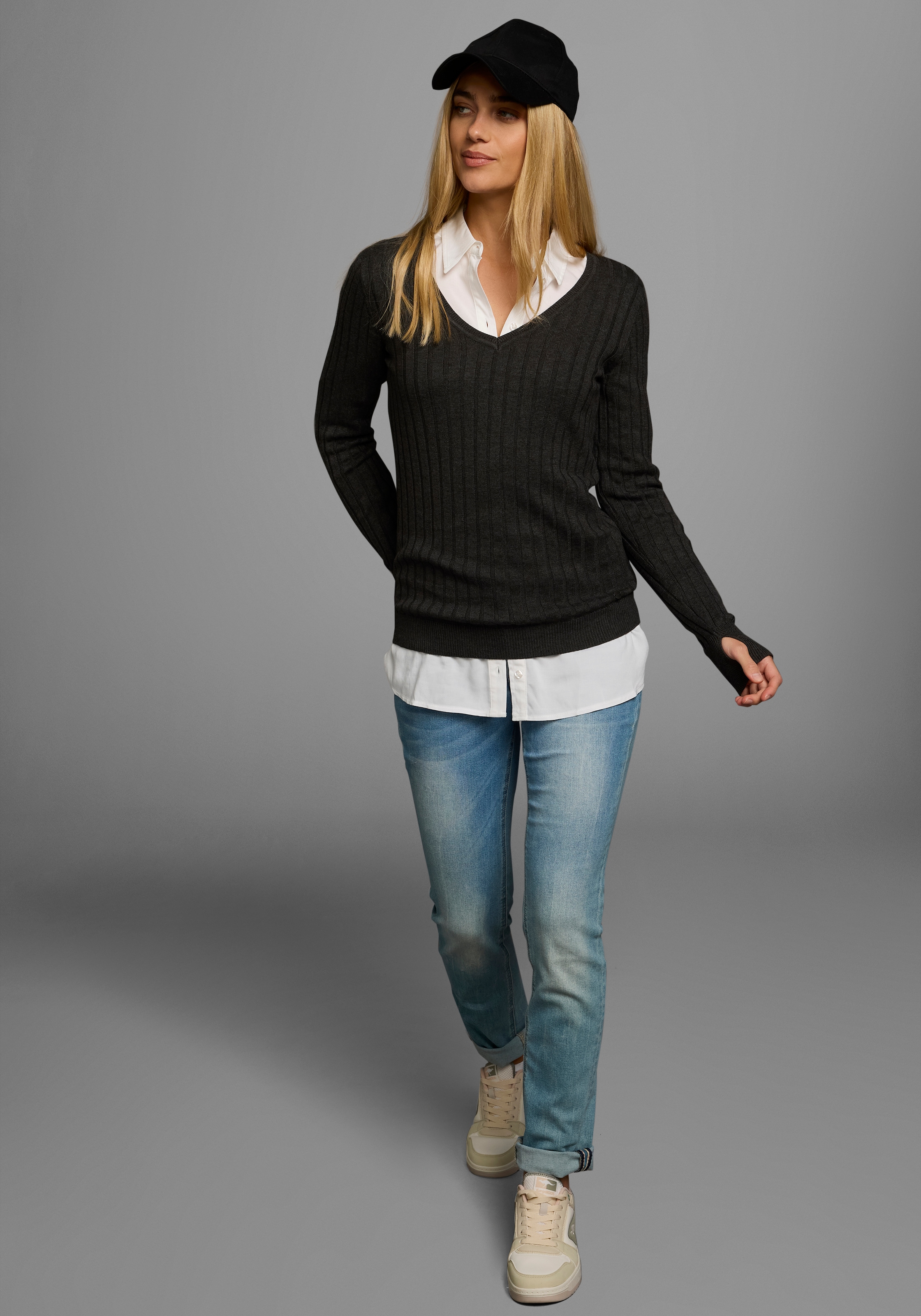 KangaROOS V-Ausschnitt-Pullover, in breit geripptem Feinstrick