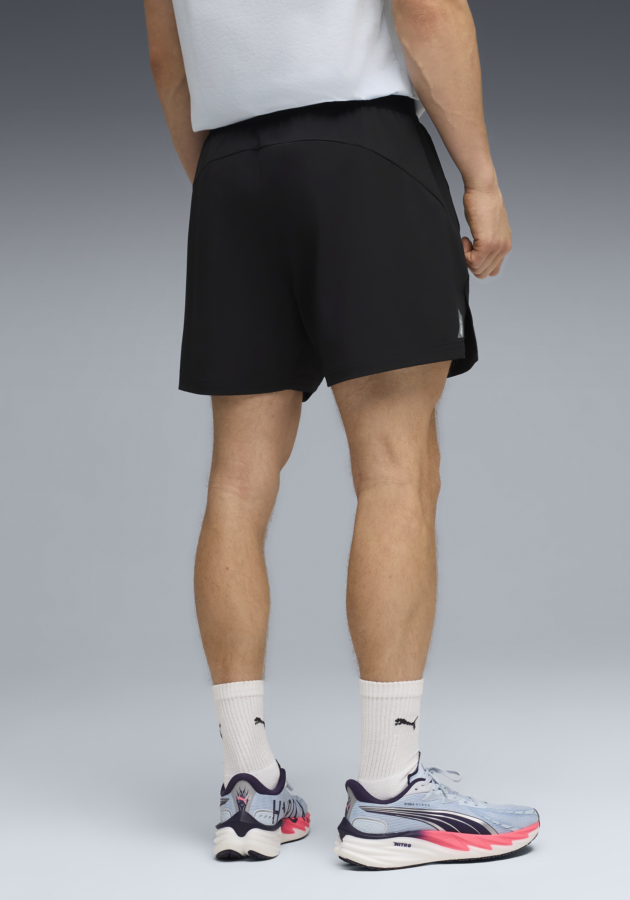 PUMA Trainingsshorts »M  X HYROX DRYELITE 5" SHORT«  elastisches Material, Slim Fit Passform, sportlicher Stil