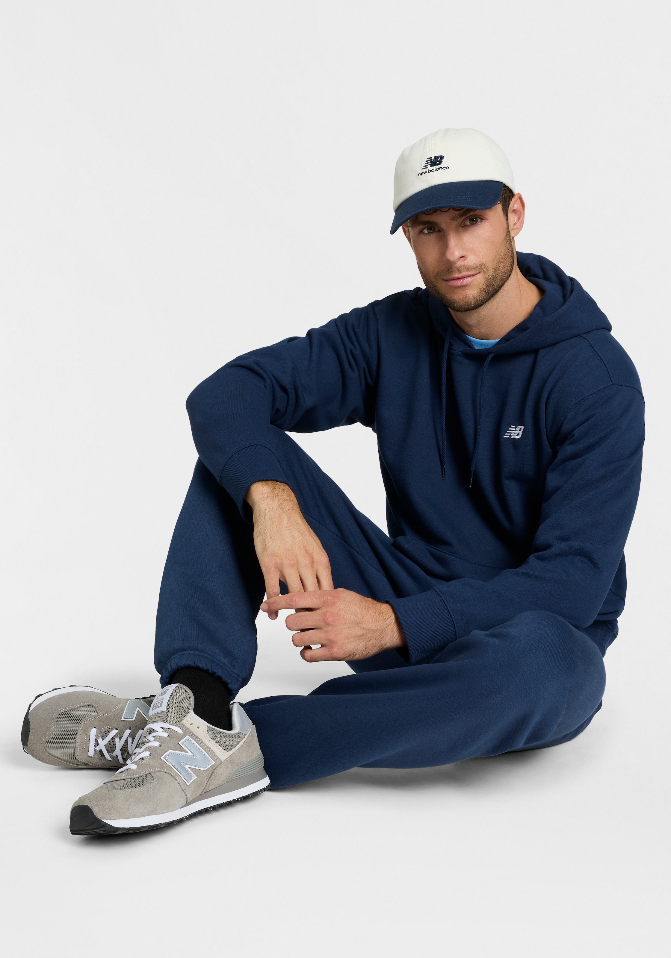 New Balance Kapuzensweatshirt »SPORT ESSENTIALS FRENCH TERRY HOODIE«, mit Kapuze, Langarm, aus Baumwolle und Polyester, entspannte Passform
