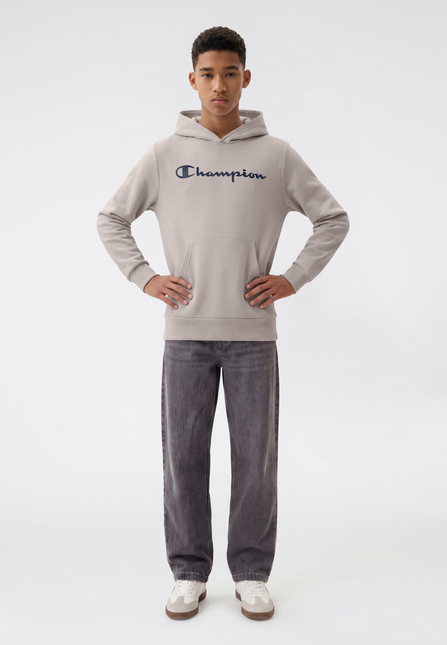 Champion Kapuzensweatshirt »SPORTWEAR HOODIE Standard Fit«, für Kinder, mit Kängurutasche, ohne Verschluss, in normaler Länge
