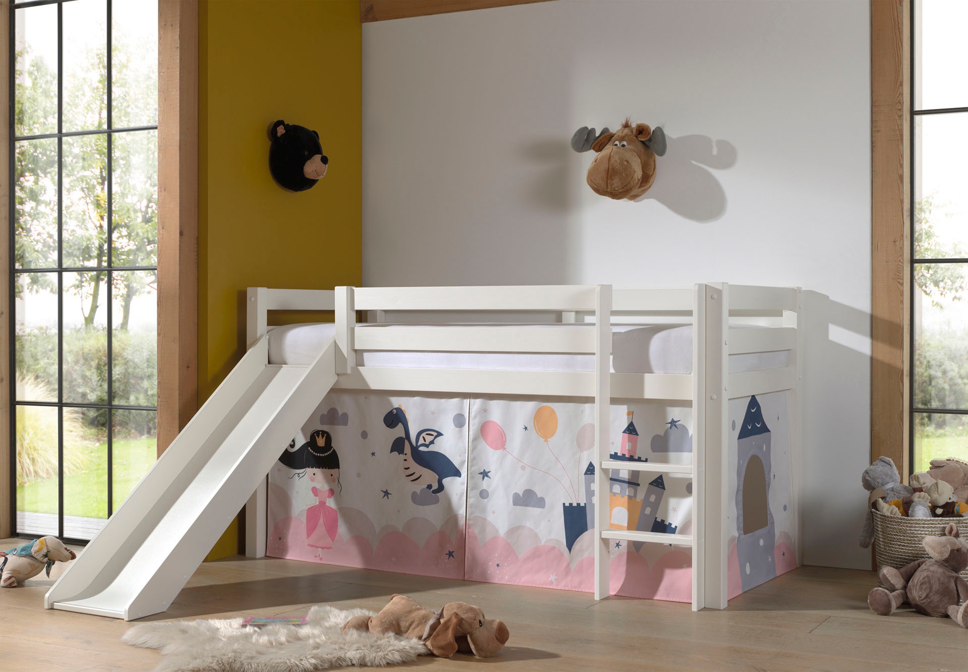 Vipack Spielbett »Pino, Kiefer massiv, mit Rolllattenrost u. Textil-Set, Made in Europe«, (B/H/T ca. 210x114x218cm, mit Absturzschutz, Leiter und Rutsche), verschiedene Textil-Designs und Holzfarben zur Wahl