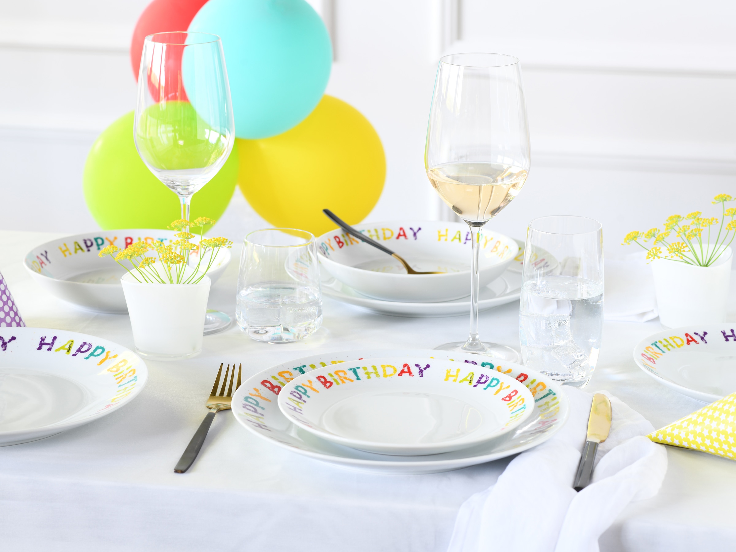 CreaTable Teller-Set »Happy Birthday, Tellerset 12-tlg.« Fröhliches buntes Geschirr, Für alle Geburtstagsfeierlichkeiten