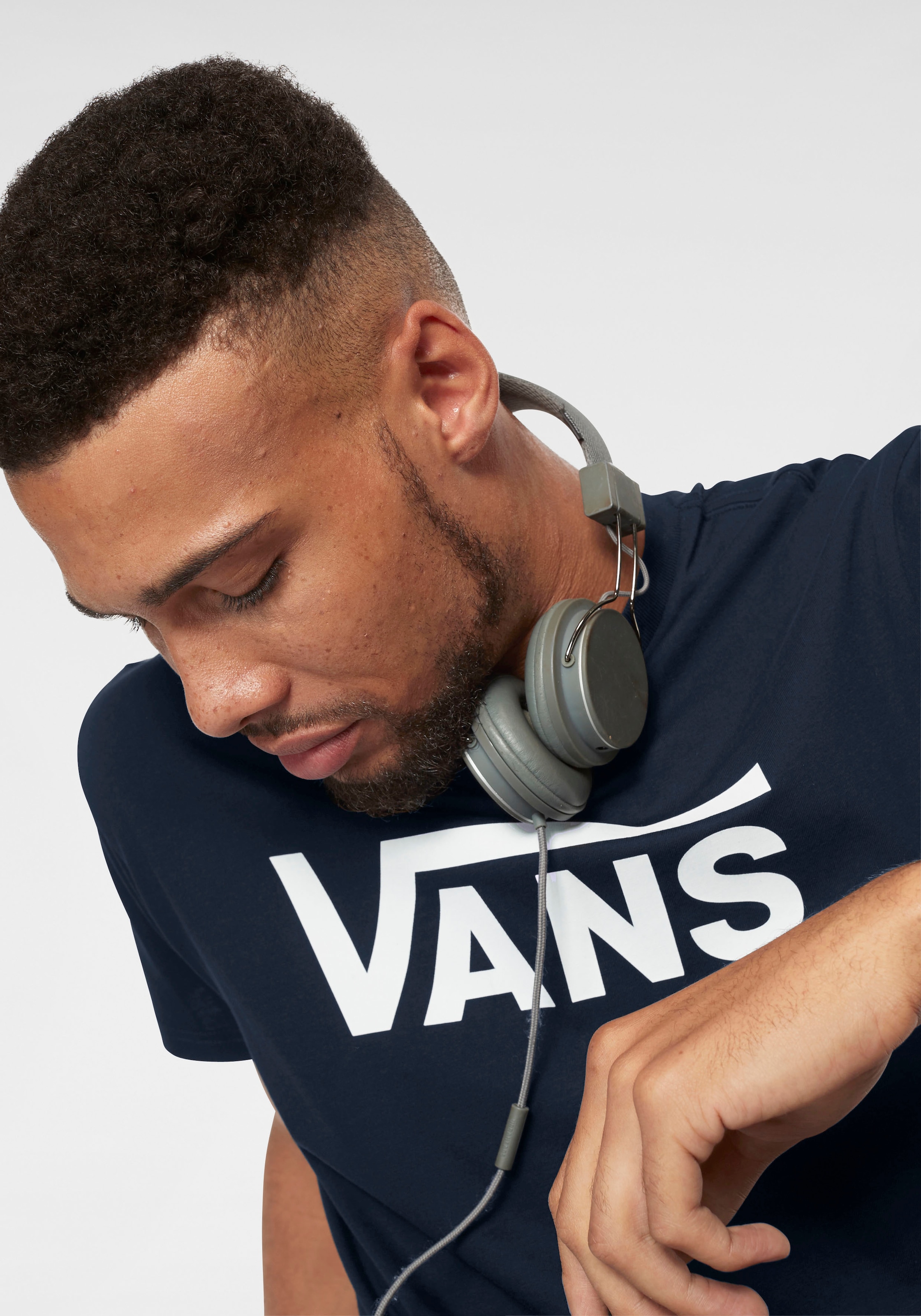 Vans T-Shirt »MN VANS CLASSIC«, Basic T-Shirt mit großem Logoprint