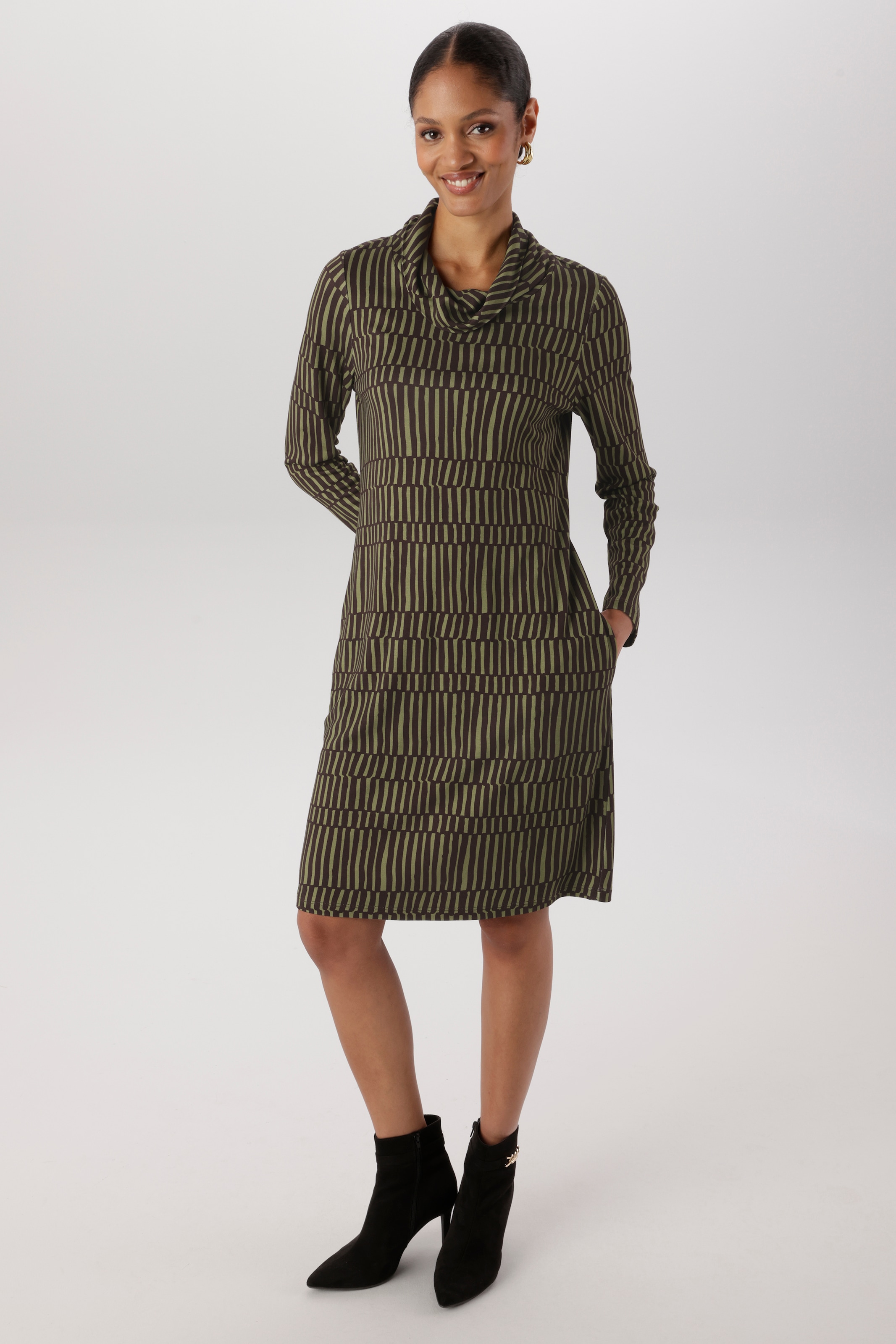 Aniston SELECTED Jerseykleid mit halsfernen, locker fallenenden Rollkragen - NEUE KOLLEKTION