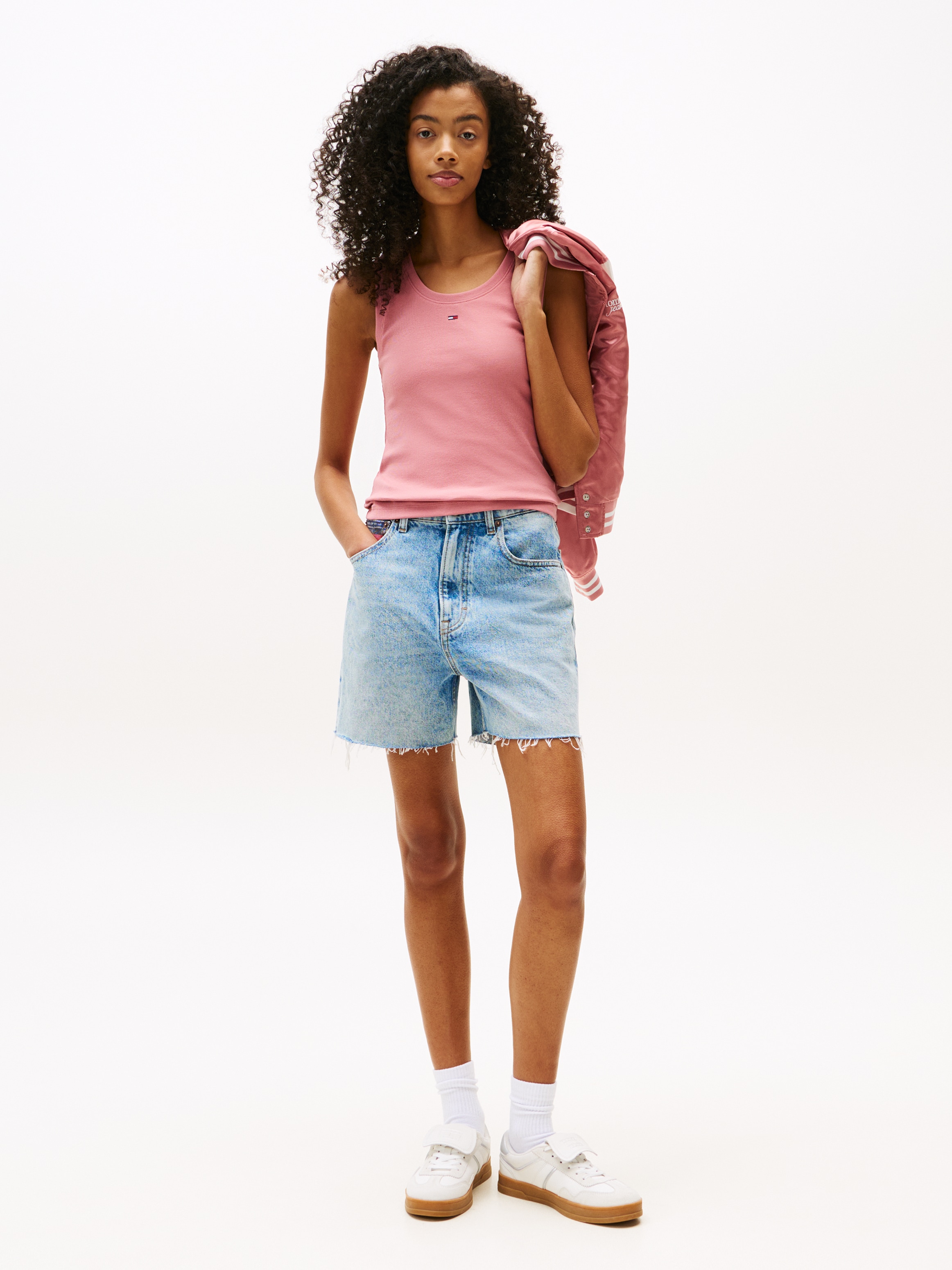 Tommy Jeans Tanktop »TJW ESSENTIAL RIB TANK EXT«, mit Logostickerei