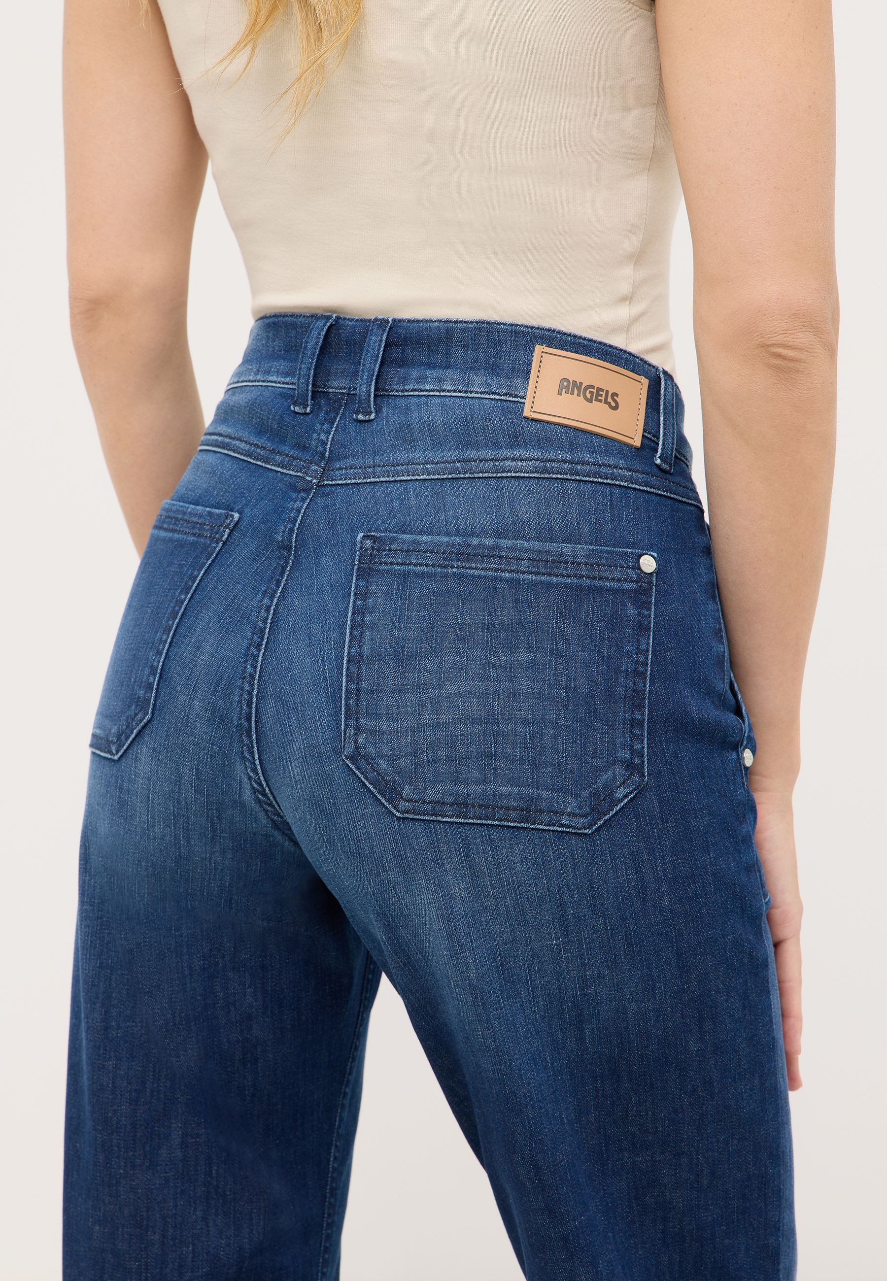 ANGELS Relax-fit-Jeans »LIZ WORKER«, mit großen Vordertaschen und Fade-Out Effekten